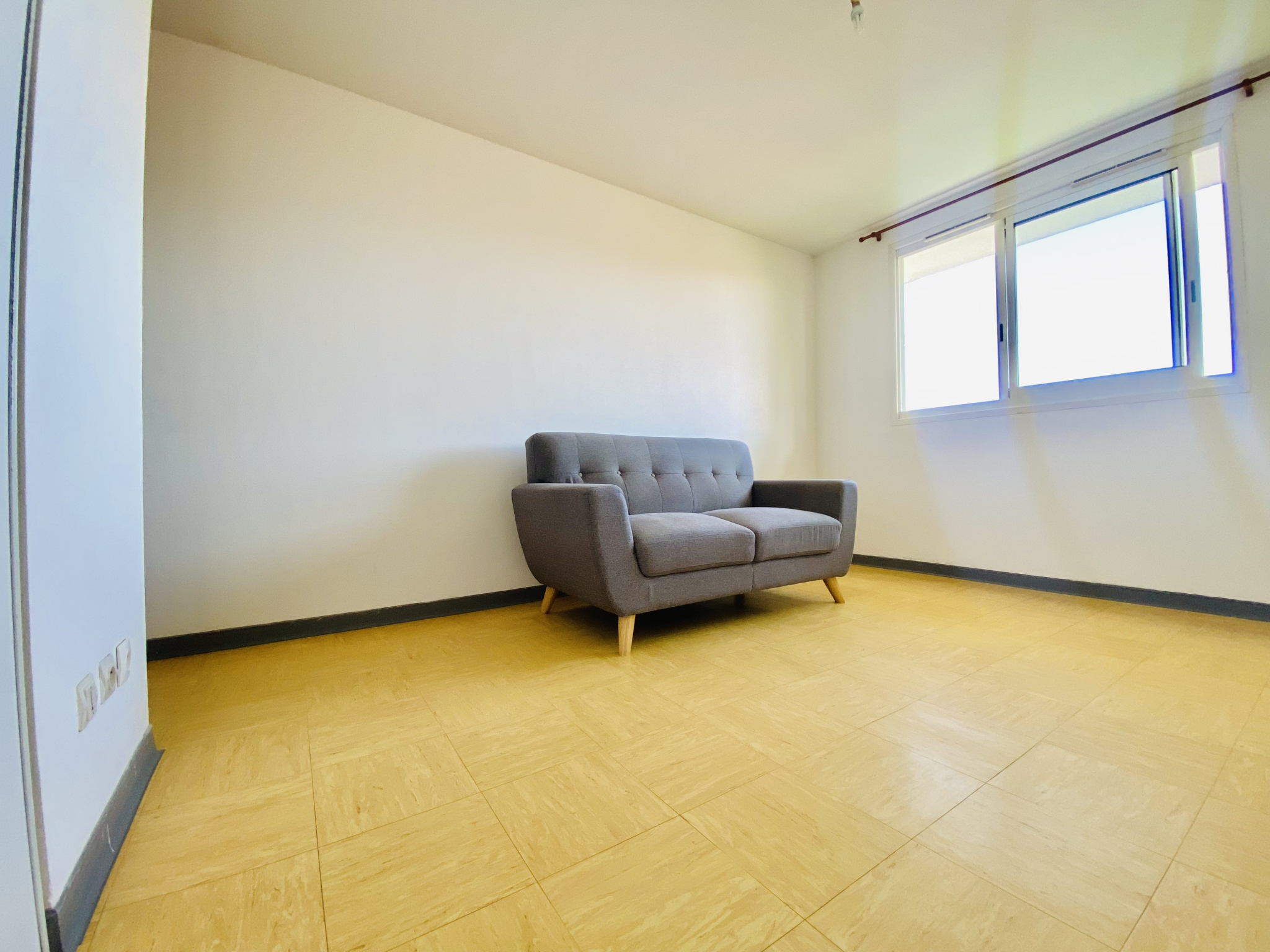 STUDIO libre Janvier 2024 20m2 CENTRAL FAC 97490