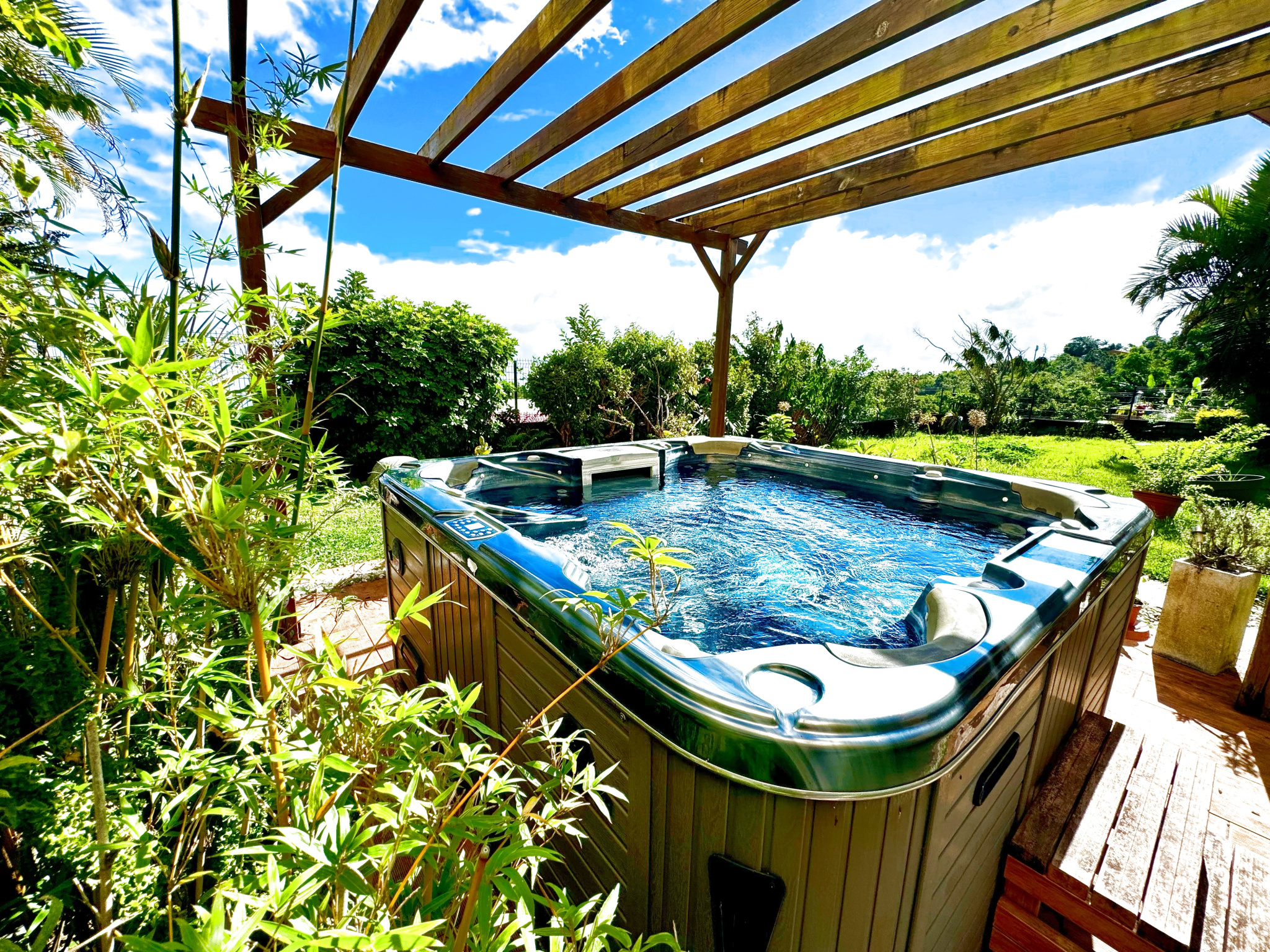 Maison F4/5 3 chambres avec jaccuzi 170m2 utiles 500m2 de terrain VUE MER