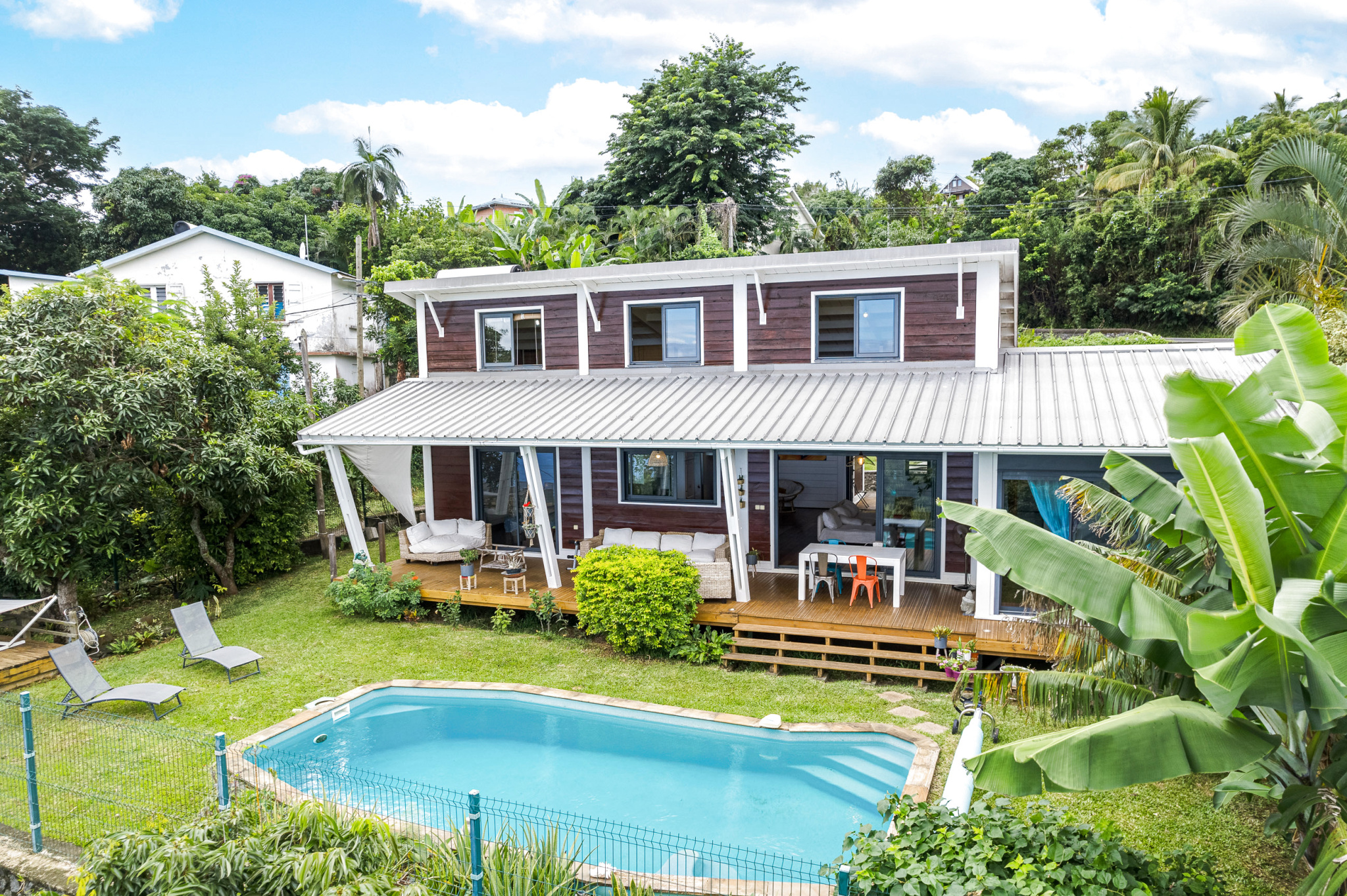 EN EXCLUSIVITE MAGNIFIQUE VILLA VUE MER ET PISCINE CHAUFFEE SECTEUR LA POSSESSION