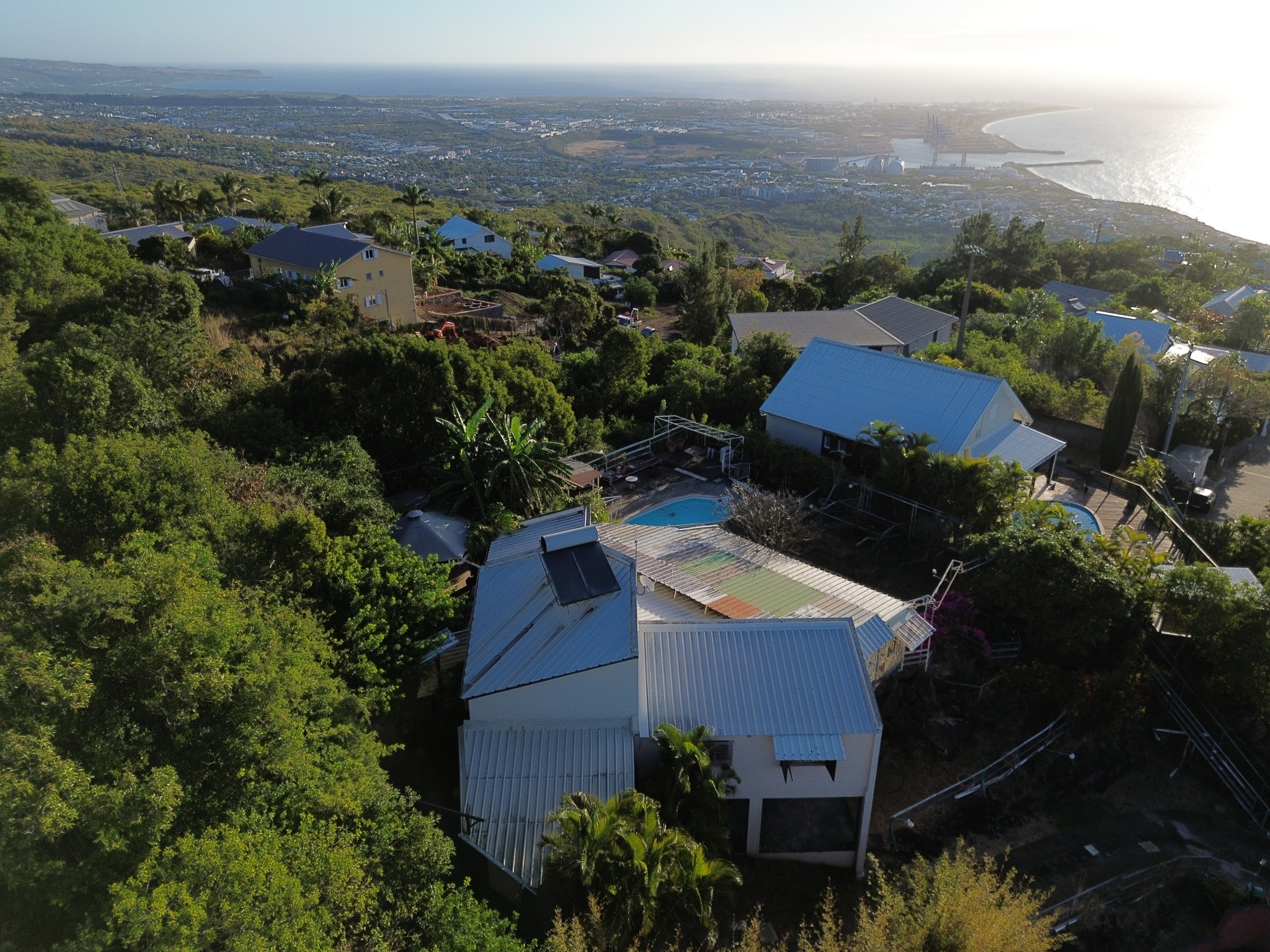 EXCLUSIVITE MAISON T4 AVEC PISCINE - LA POSSESSION SECTEUR RAVINE A MALHEUR