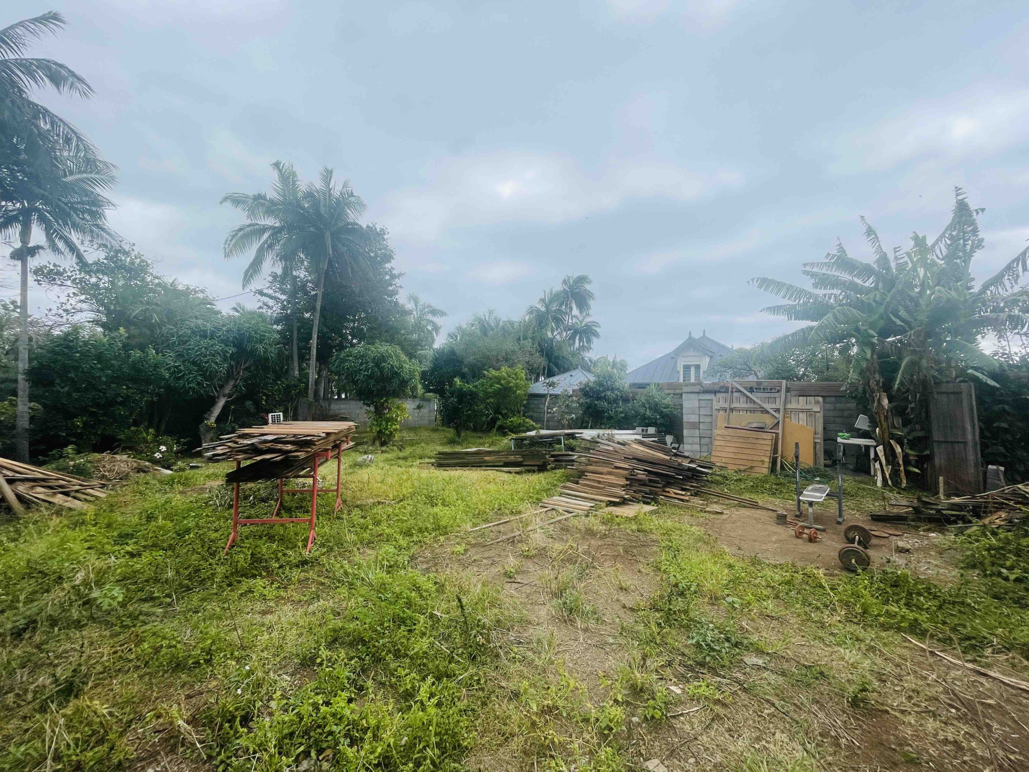 LA MONTAGNE - TERRAIN ENTIÈREMENT PLAT