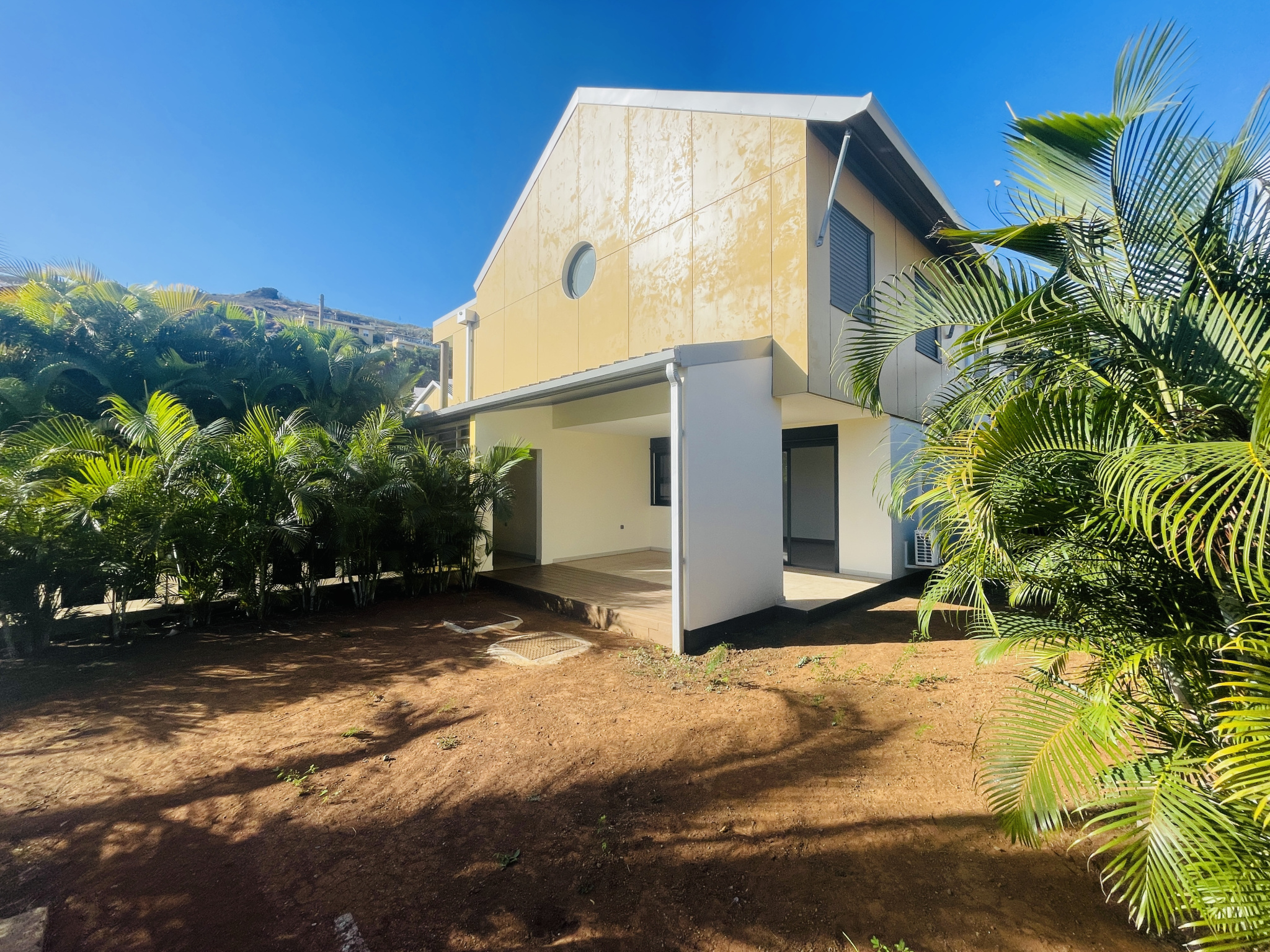 MAISON/APPARTEMENT - CENTRE VILLE SAINT GILLES LES BAINS