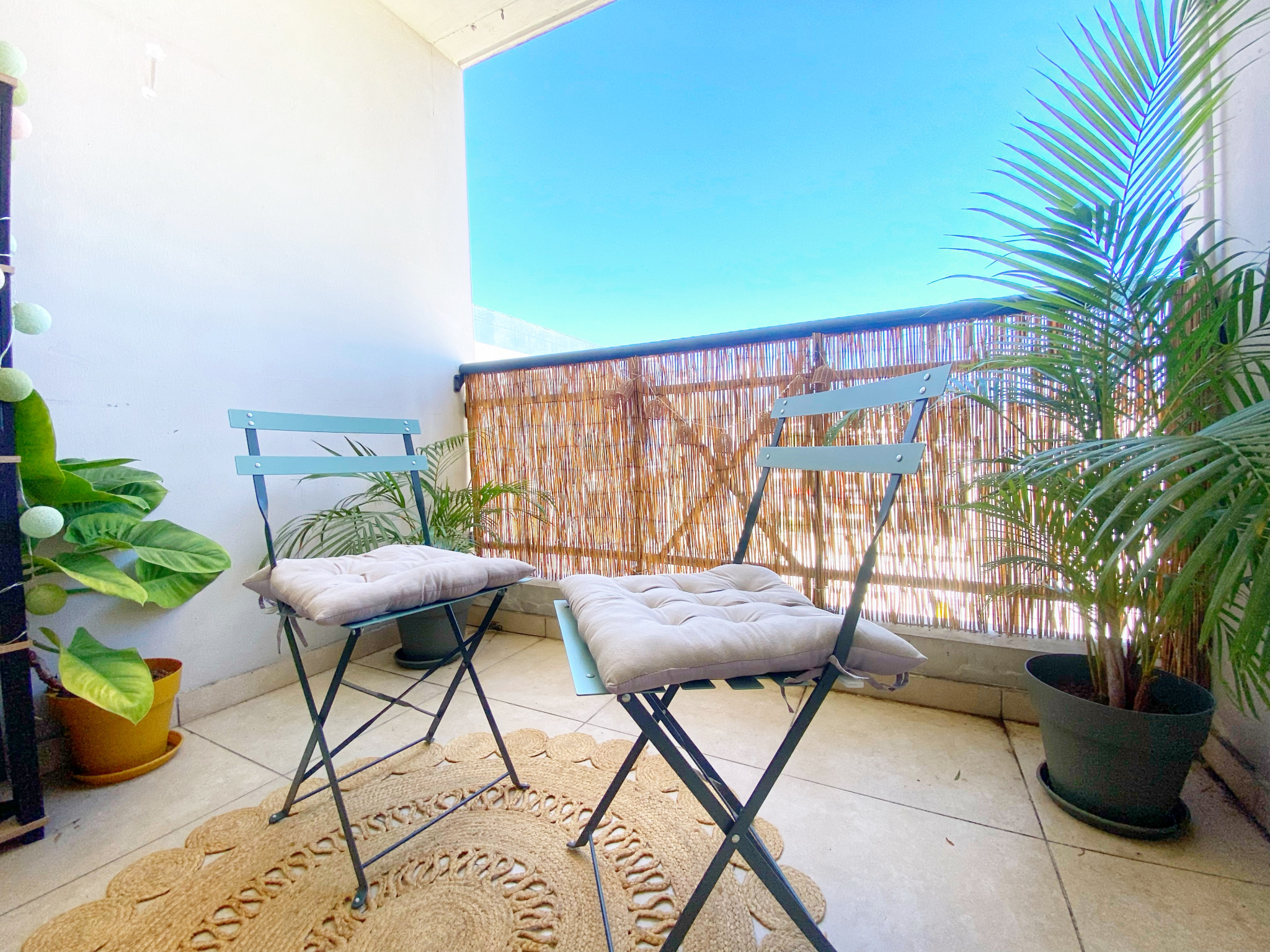 T2 LOUÉ AVEC VUE DÉGAGÉE - ST DENIS (MOUFIA)