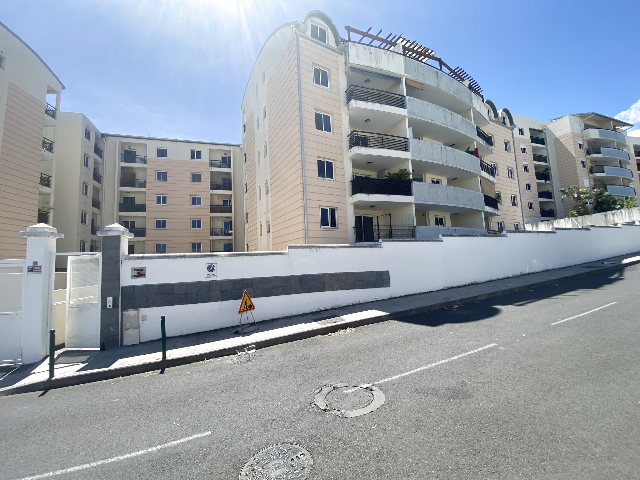 T2 LOUÉ IDÉAL INVESTISSEUR - ST DENIS (Proche clinique Ste Clotilde)