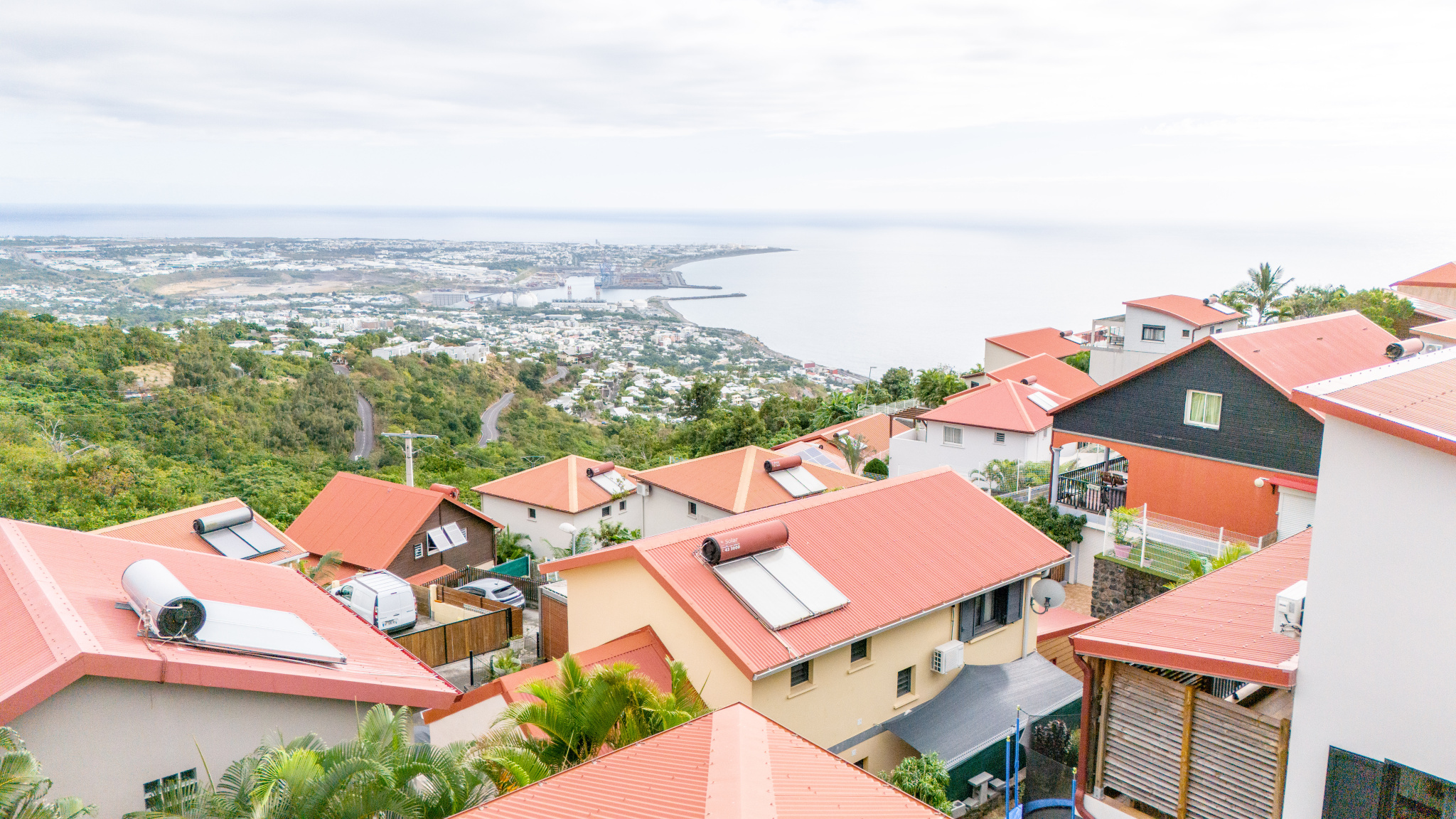 LA POSSESSION (RAVINE A MALHEUR) - VILLA T4 114m2 VUE MER