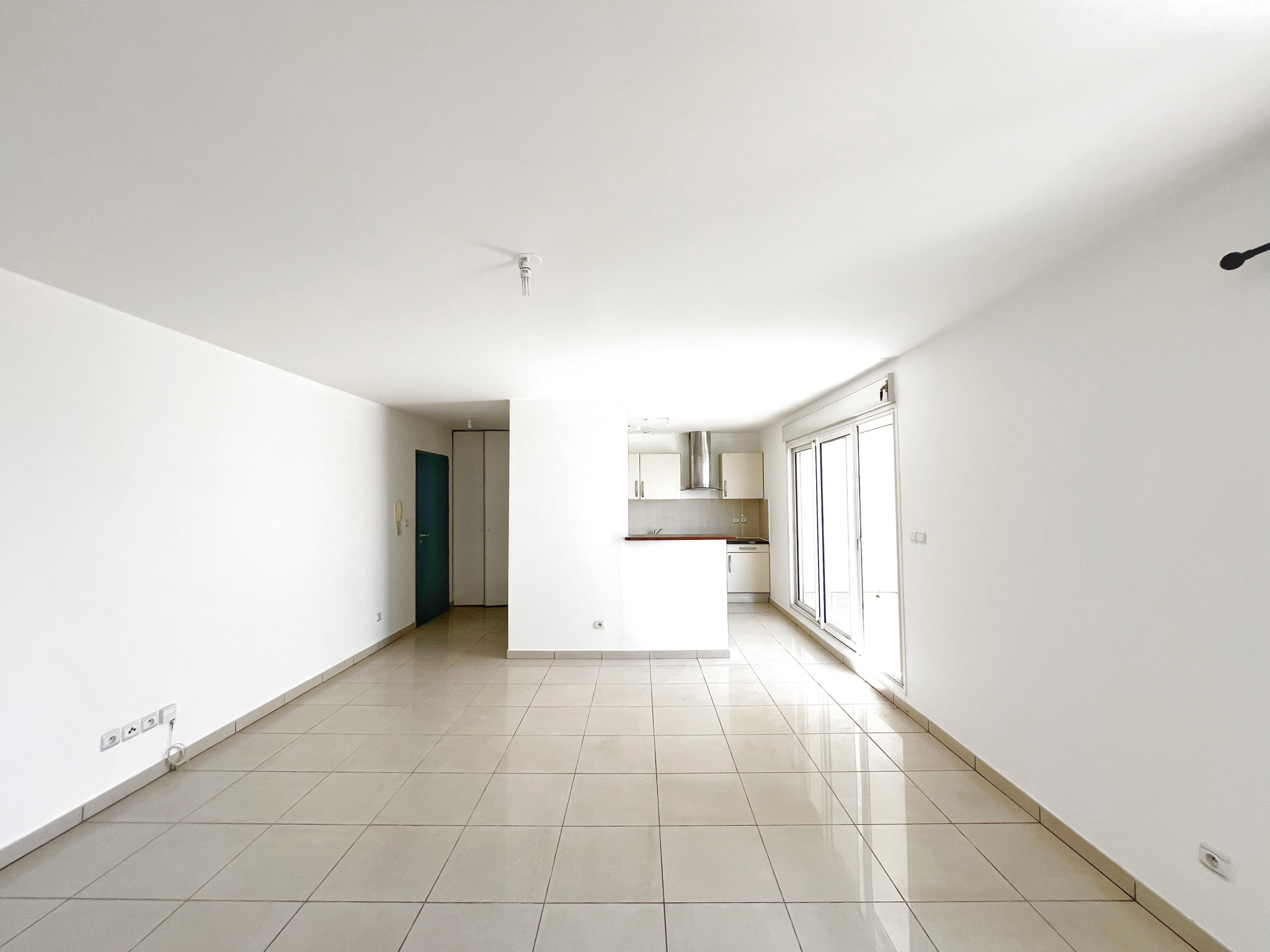 SAINT DENIS (TECHNOPOLE) - Appartement T2 54m2 + varangue