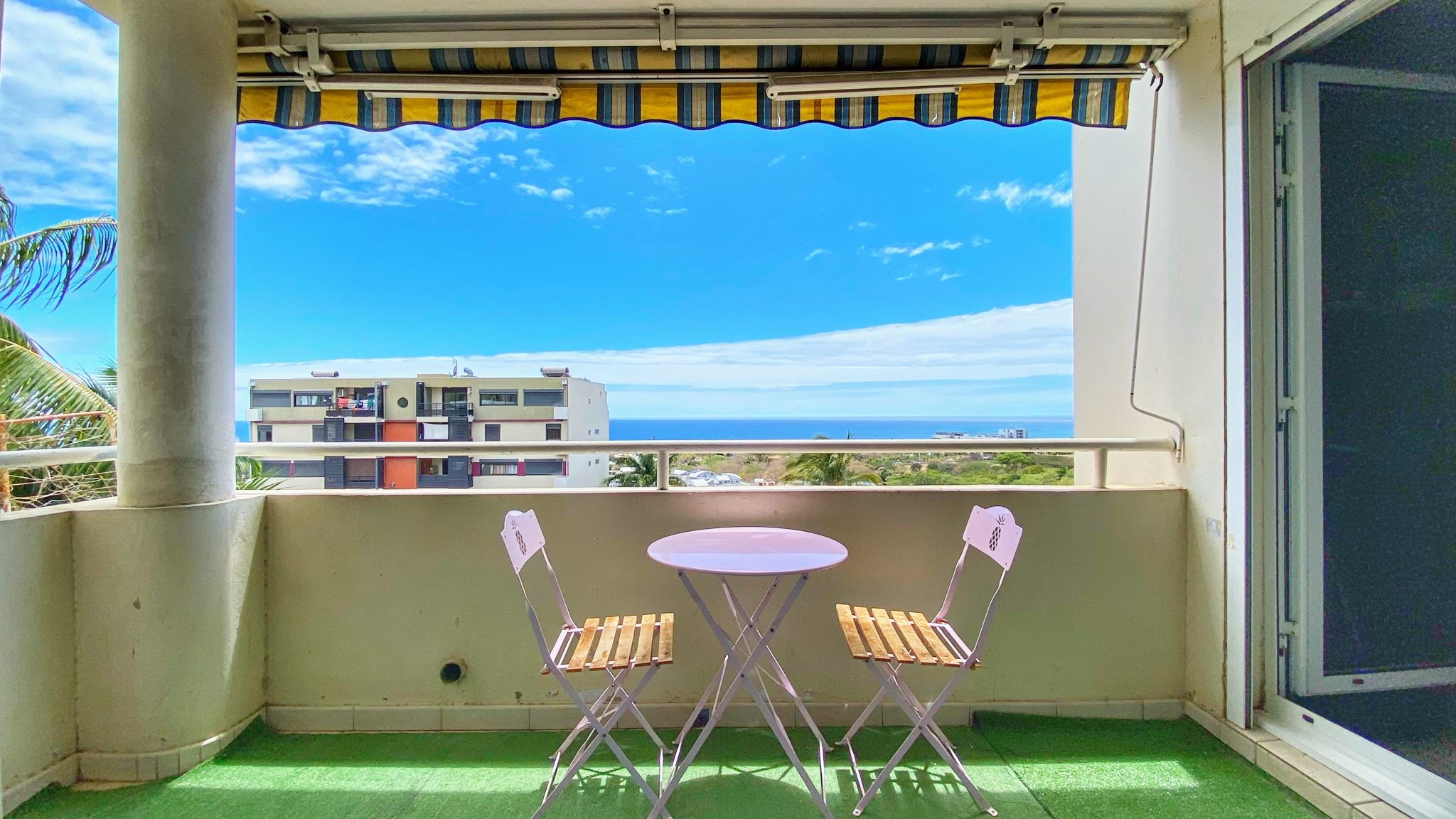 ST DENIS (MONTGAILLARD) - APPARTEMENT T2 LIBRE VUE MER