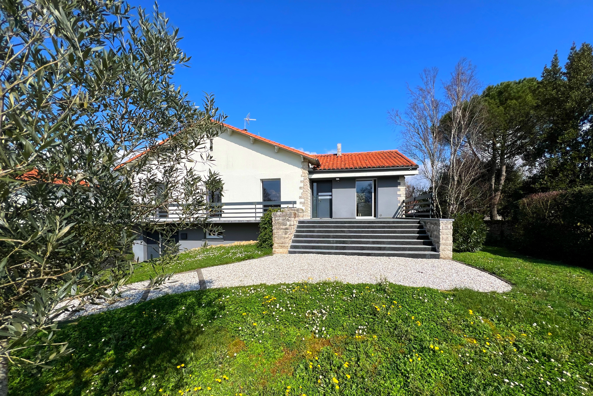 CHAURAY - MAISON F7 208m2 (6 Chambres et sauna )