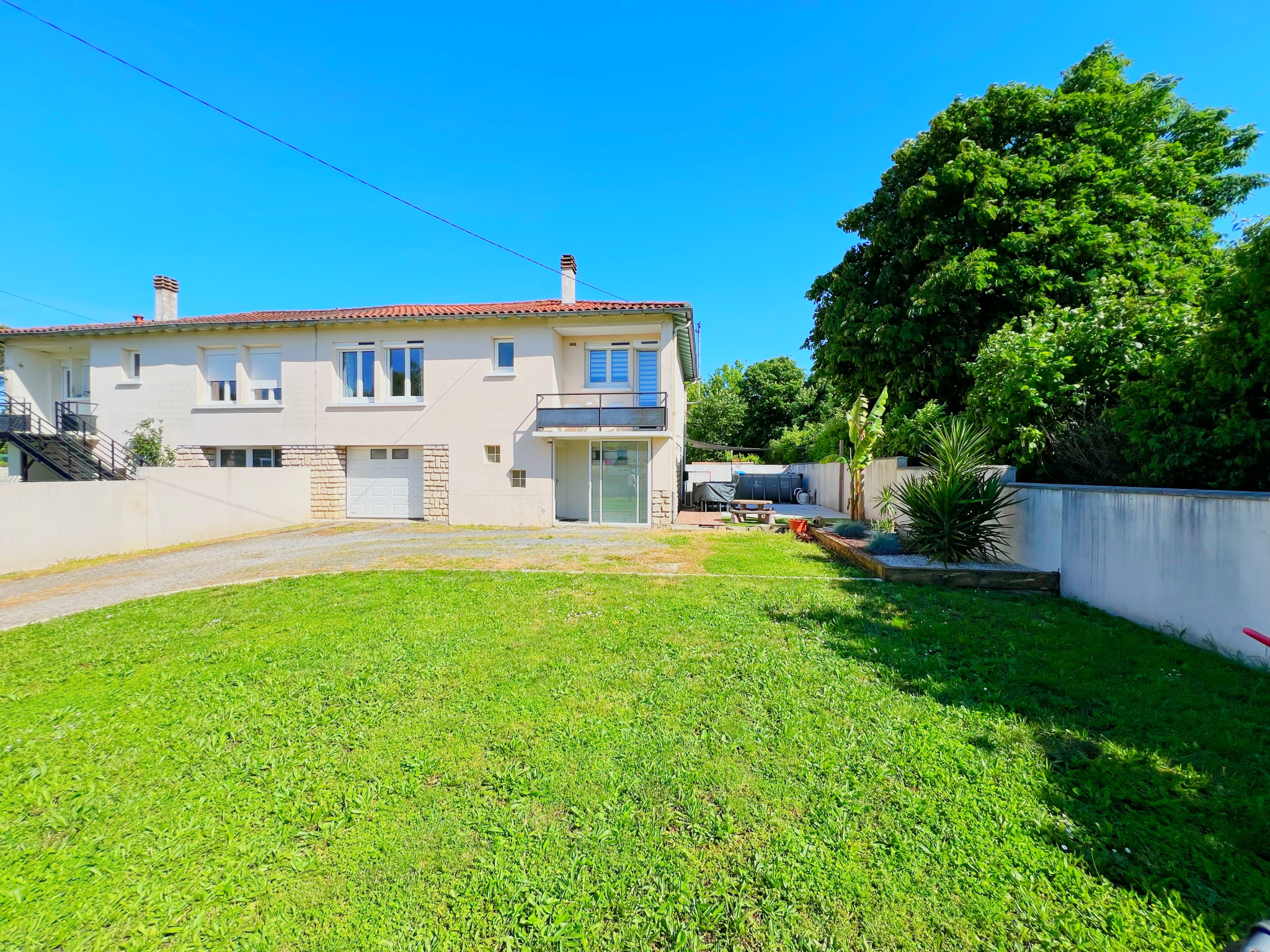 NIORT (Quartier Saint Florent) - MAISON T4 AVEC JARDIN ET GARAGE