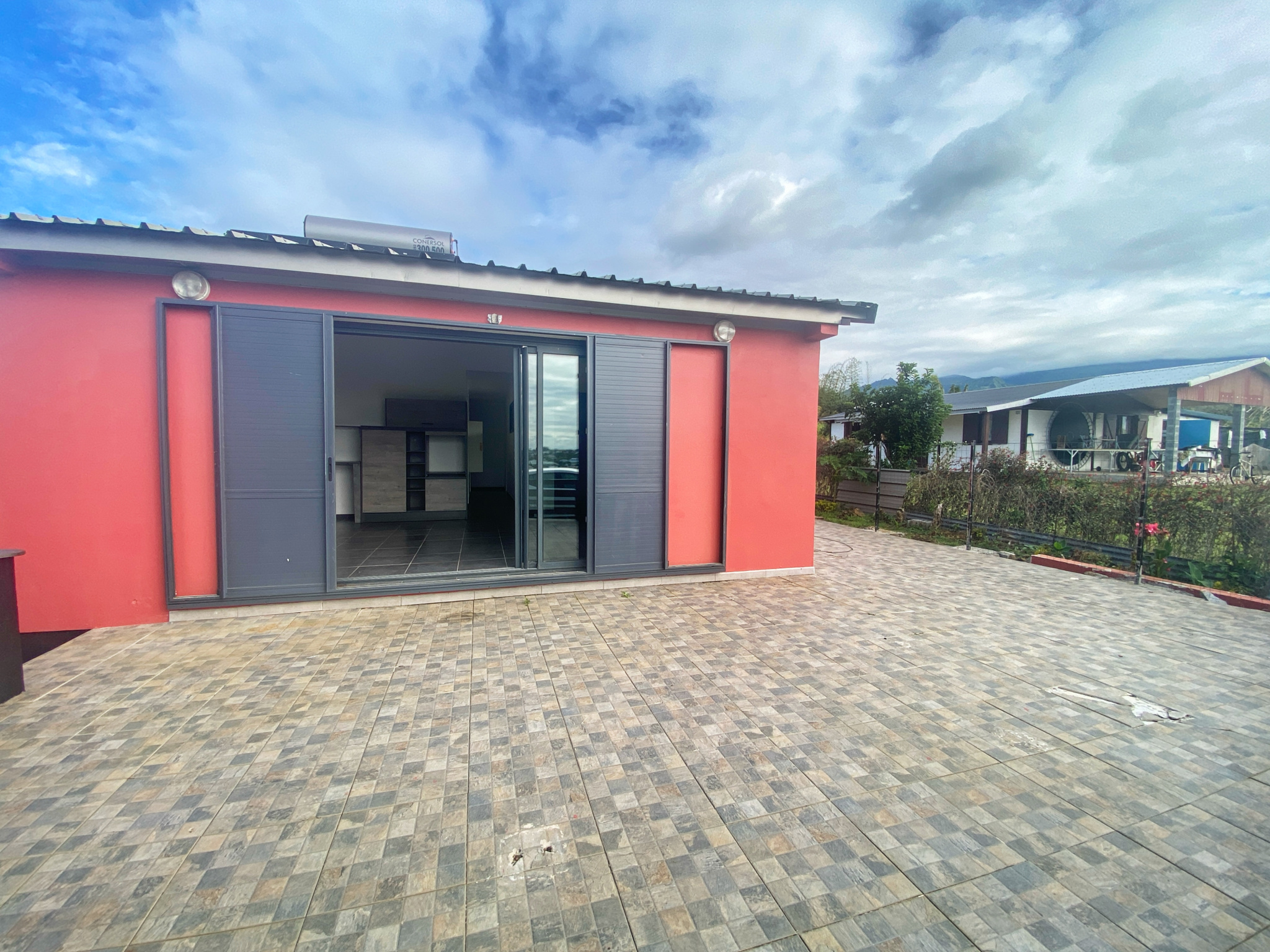 SAINT BENOIT - MAISON RÉCENTE (2015) T3 VUE DÉGAGÉE