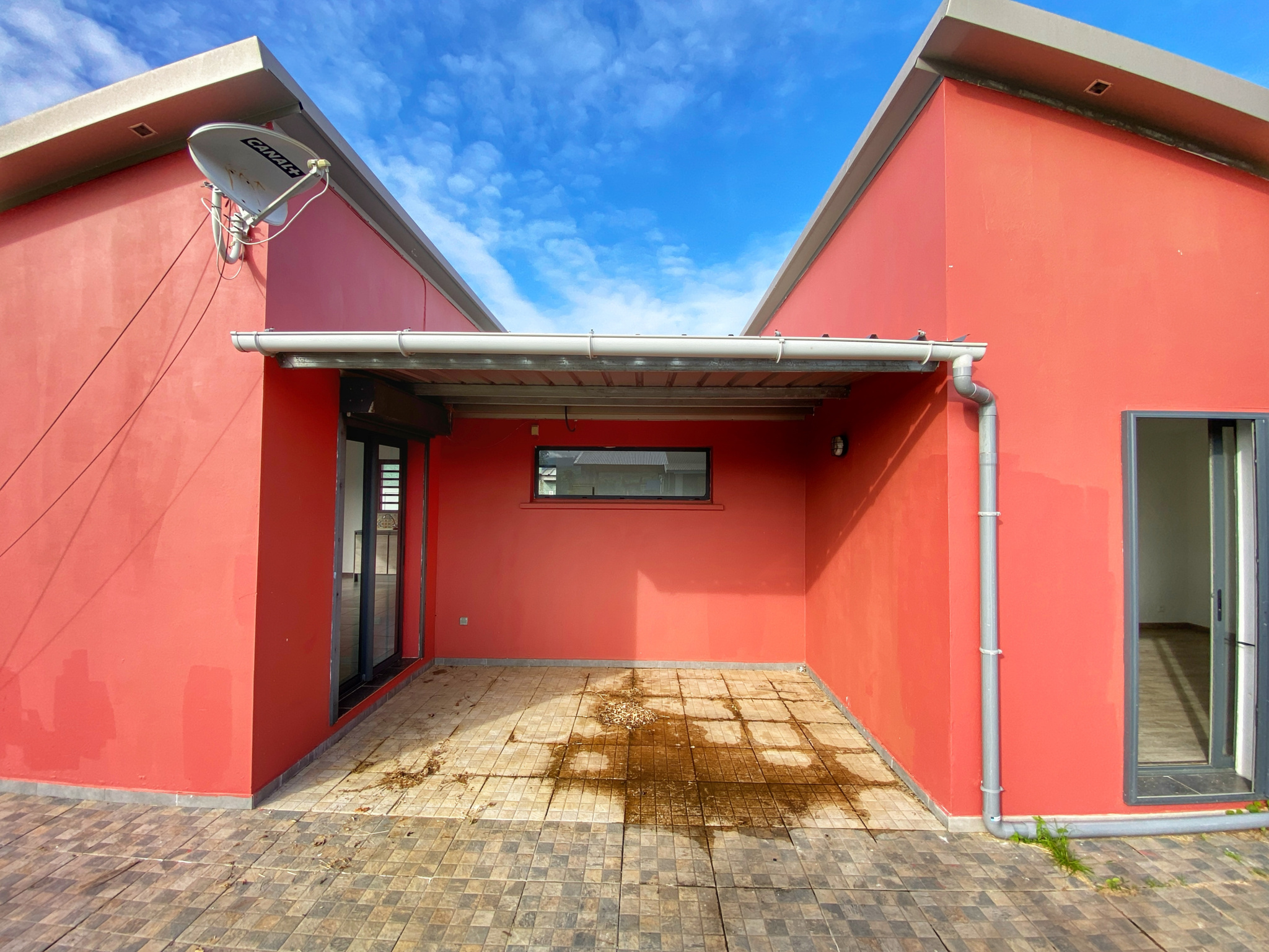 SAINT BENOIT - MAISON RÉCENTE (2015) T3 VUE DÉGAGÉE