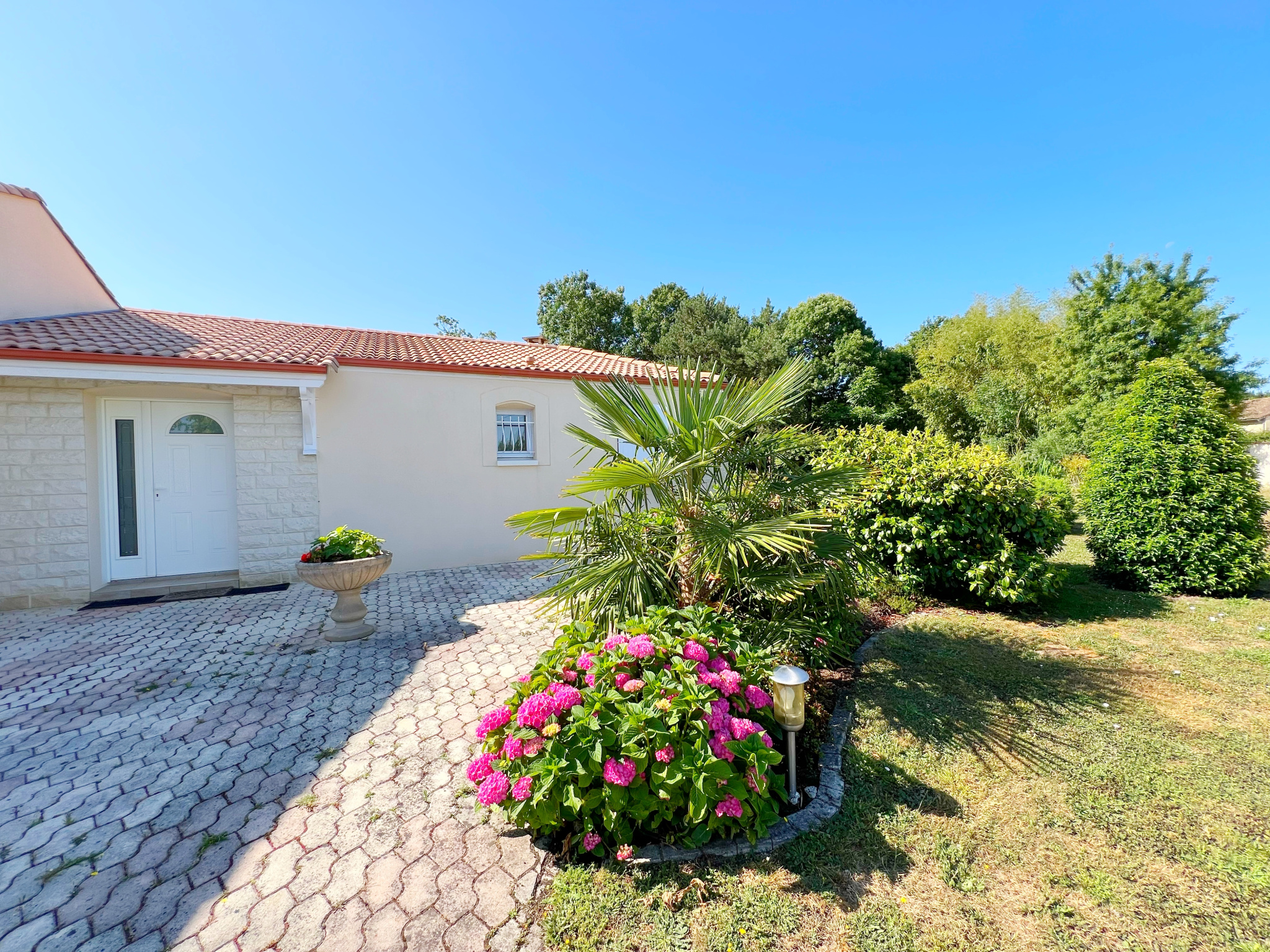 FORS - MAISON DE PLAIN-PIED T5 AVEC PISCINE - terrain divisible