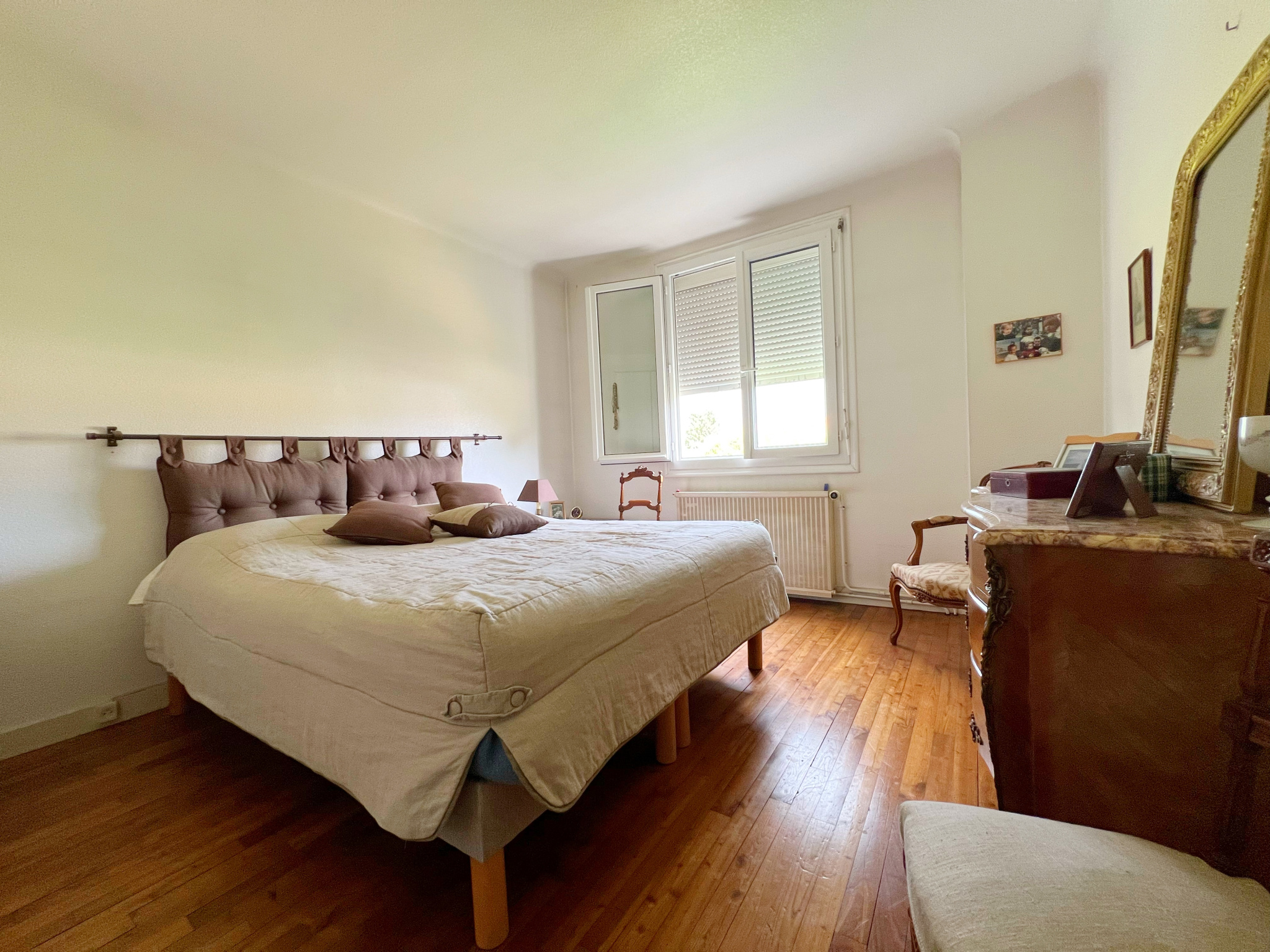 NIORT (avenue Saint-Jean-d'Angély) - MAISON T6 AVEC JARDIN ET GARAGE - pompe à chaleur neuve