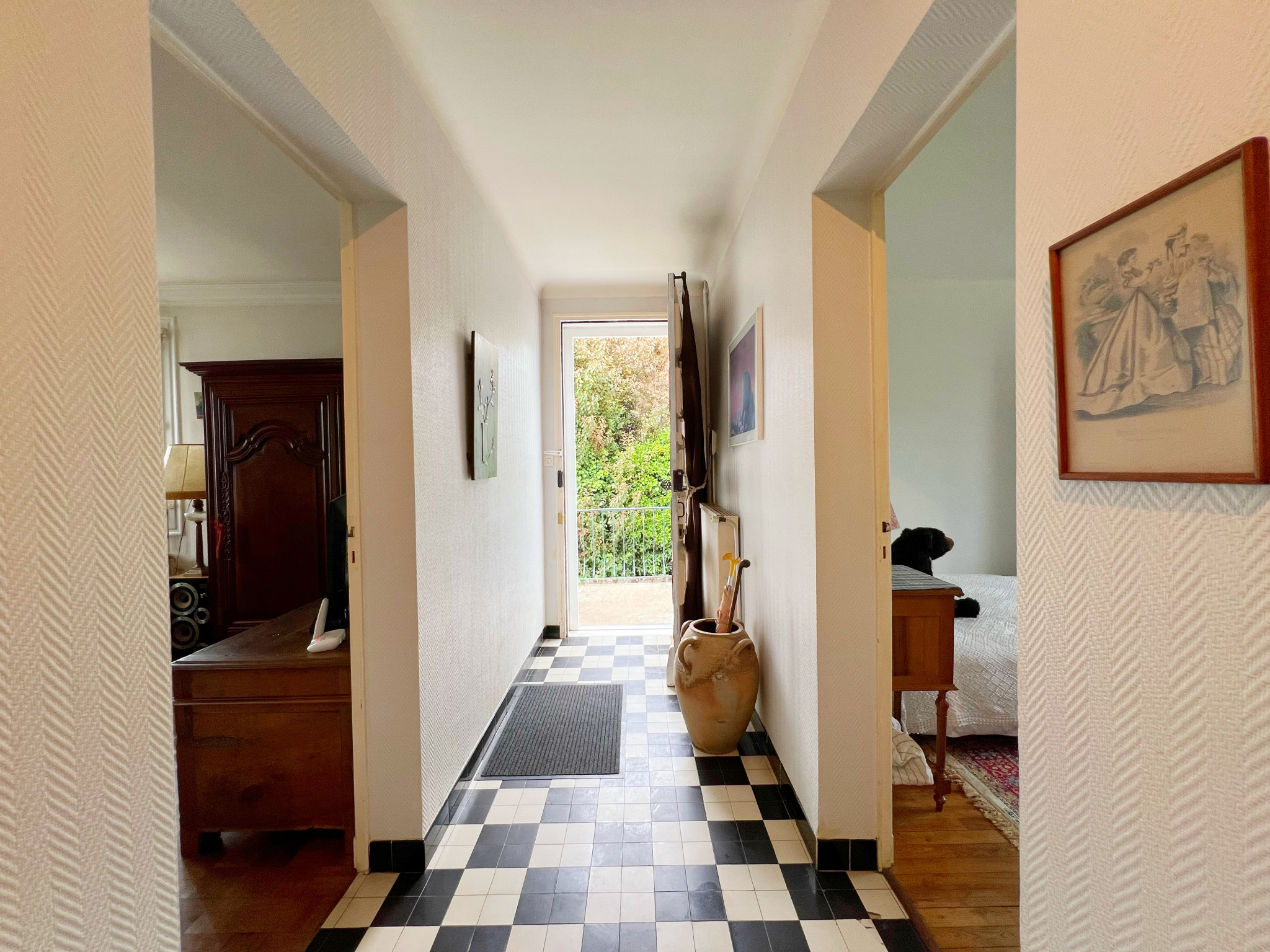 NIORT (avenue Saint-Jean-d'Angély) - MAISON T6 AVEC JARDIN ET GARAGE - pompe à chaleur neuve