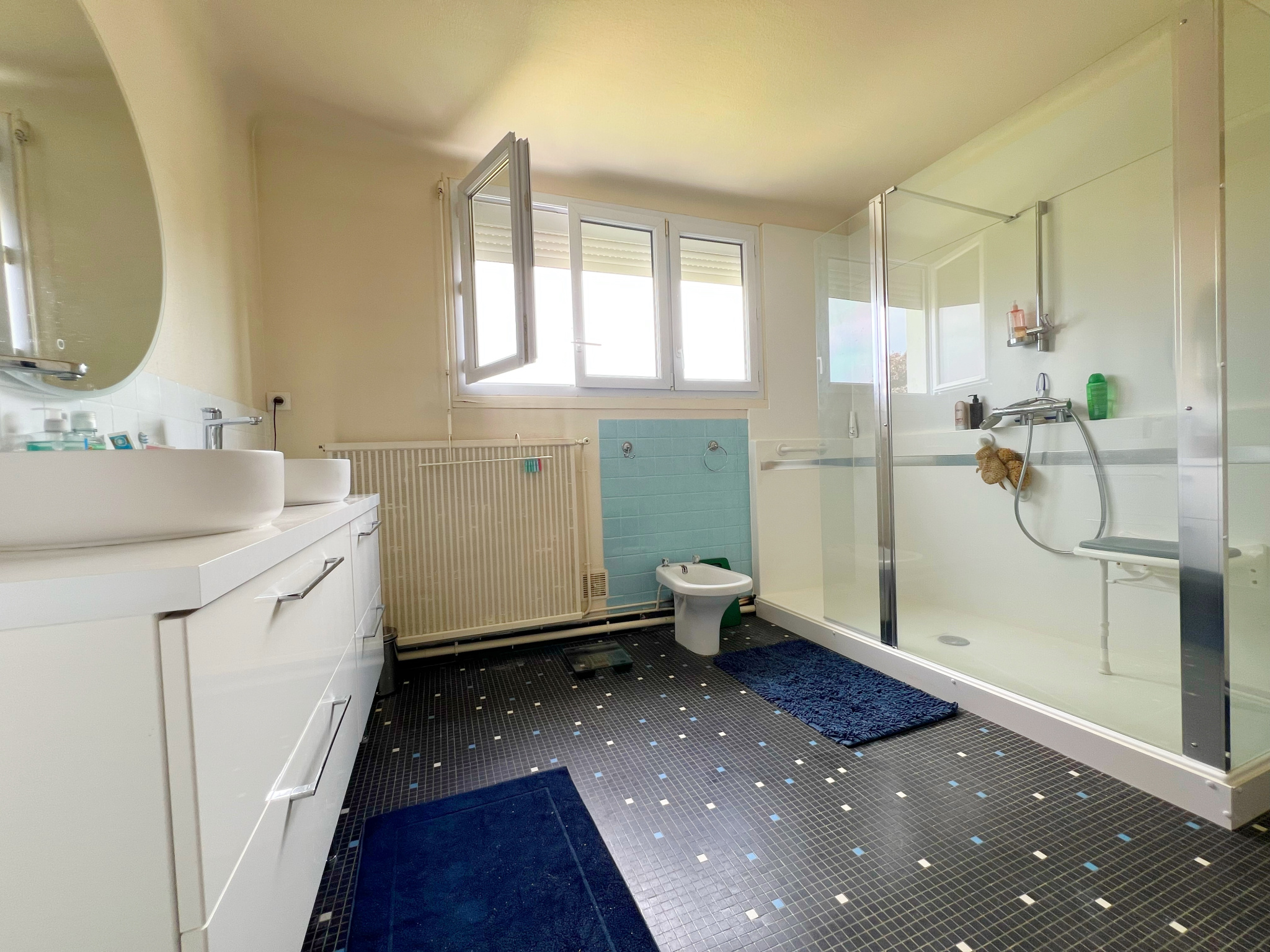 NIORT (avenue Saint-Jean-d'Angély) - MAISON T6 AVEC JARDIN ET GARAGE - pompe à chaleur neuve