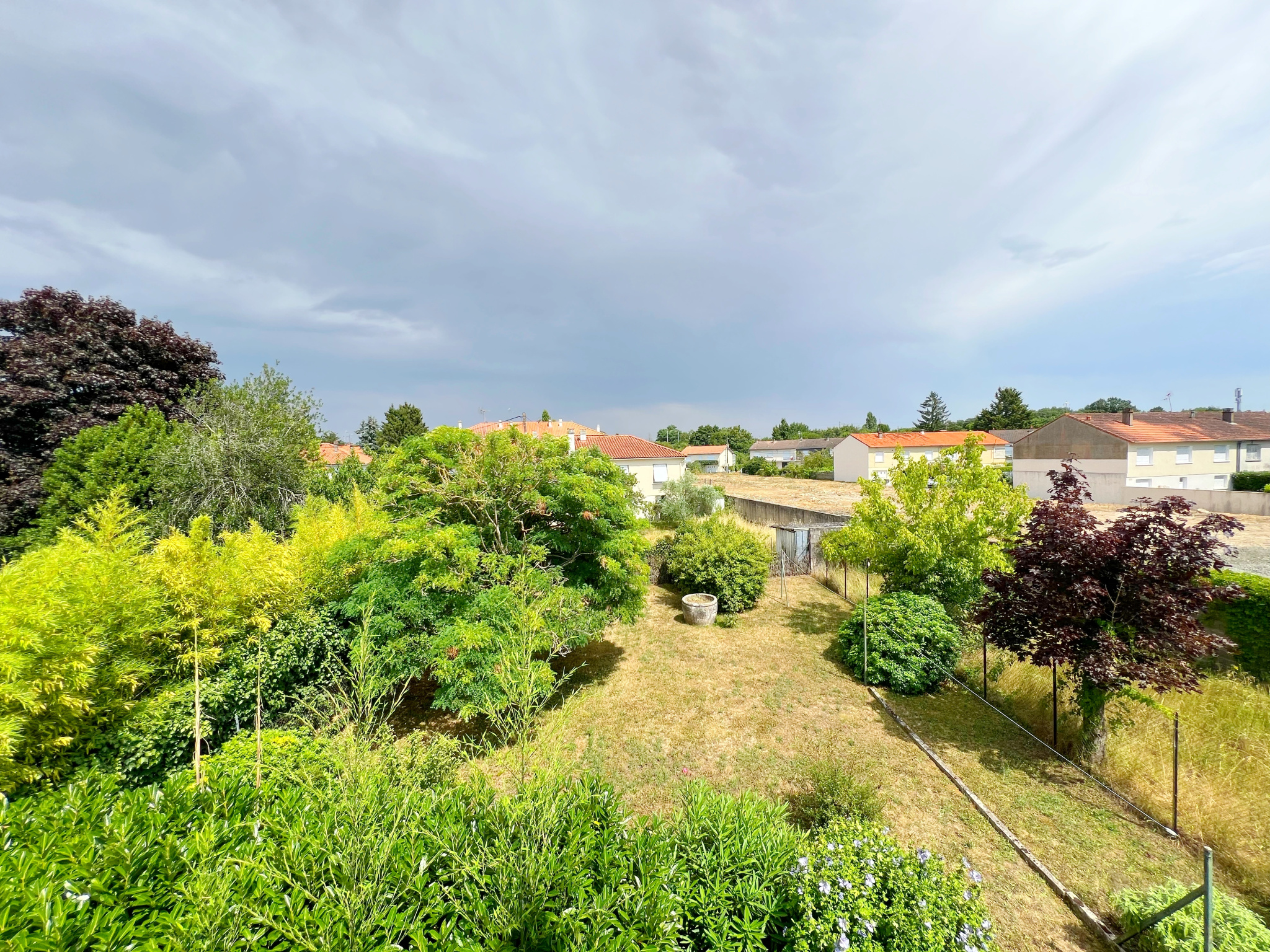 NIORT (avenue Saint-Jean-d'Angély) - MAISON T6 AVEC JARDIN ET GARAGE - pompe à chaleur neuve