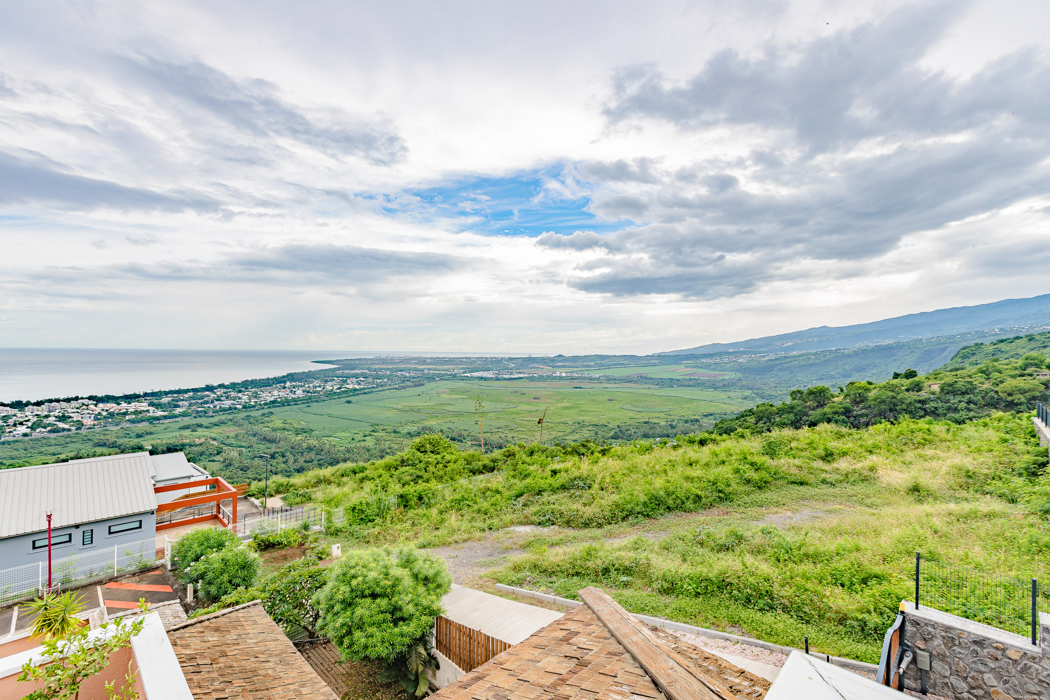 SAINT-PAUL (CRÈVE COEUR) - APPARTMENT T4 VUE MER ET MONTAGNE