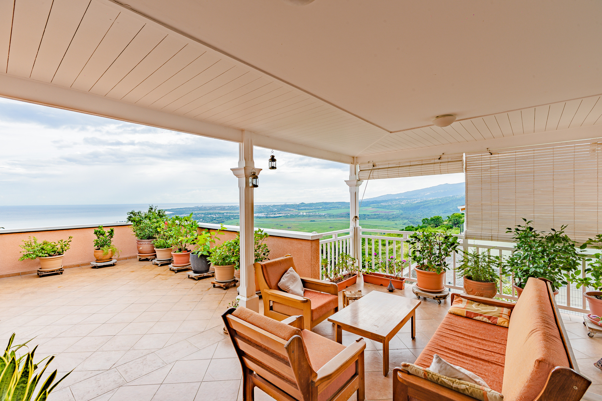 SAINT-PAUL (CRÈVE COEUR) - APPARTMENT T4 VUE MER ET MONTAGNE