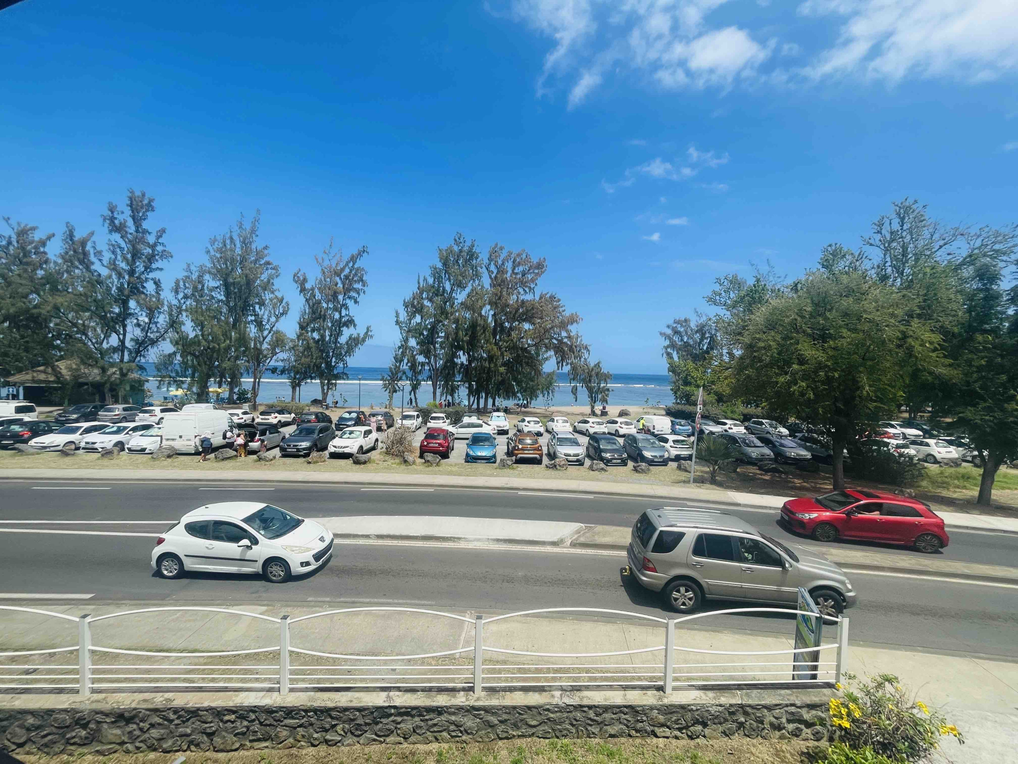 SAINT LEU (FRONT DE MER) -  APPARTEMENT T2 VUE MER AVEC PARKING