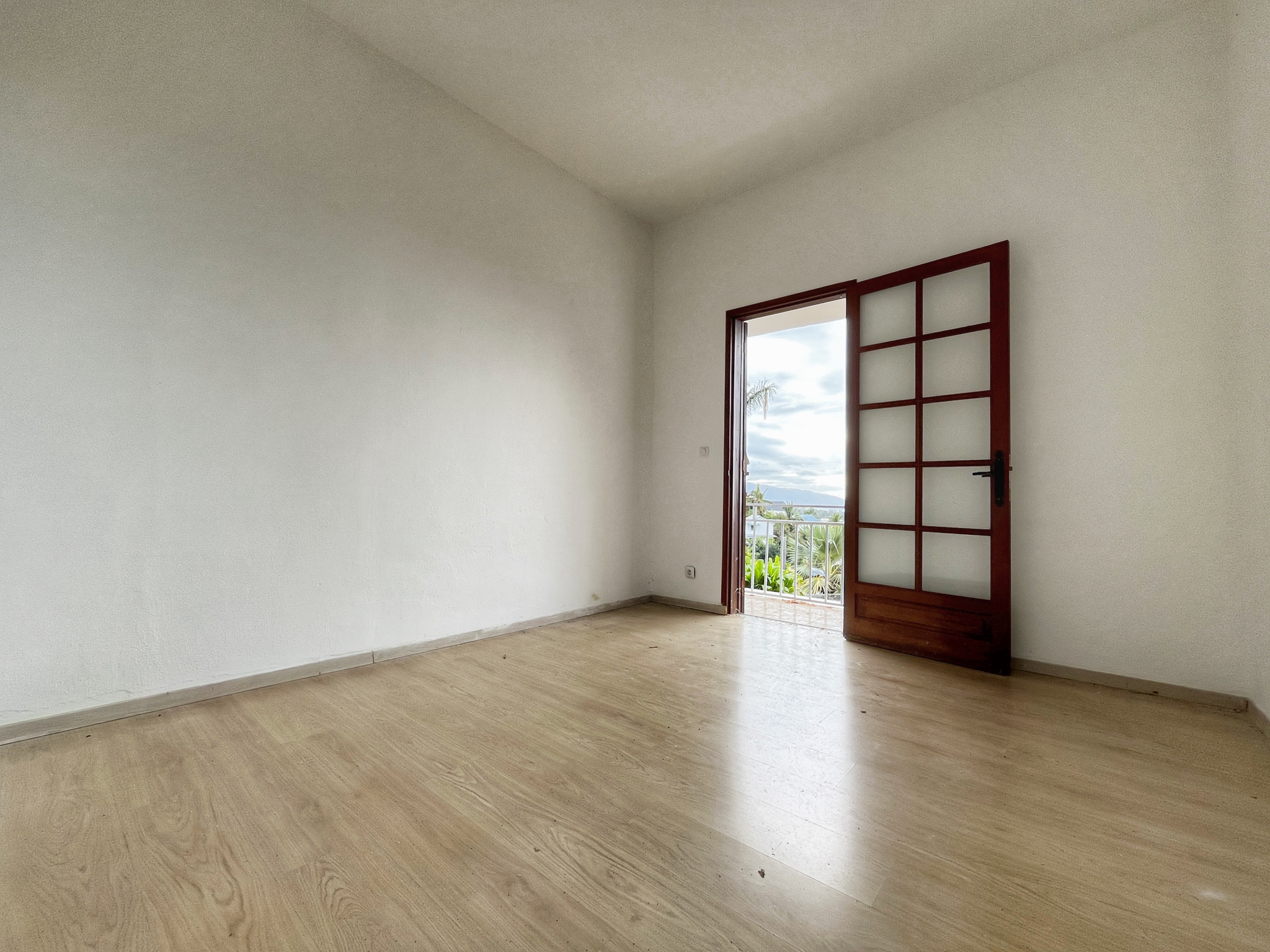 SAINTE MARIE (GRANDE MONTÉE) - MAISON T3 VUE MER ET MONTAGNE (TERRAIN 1 250m2)