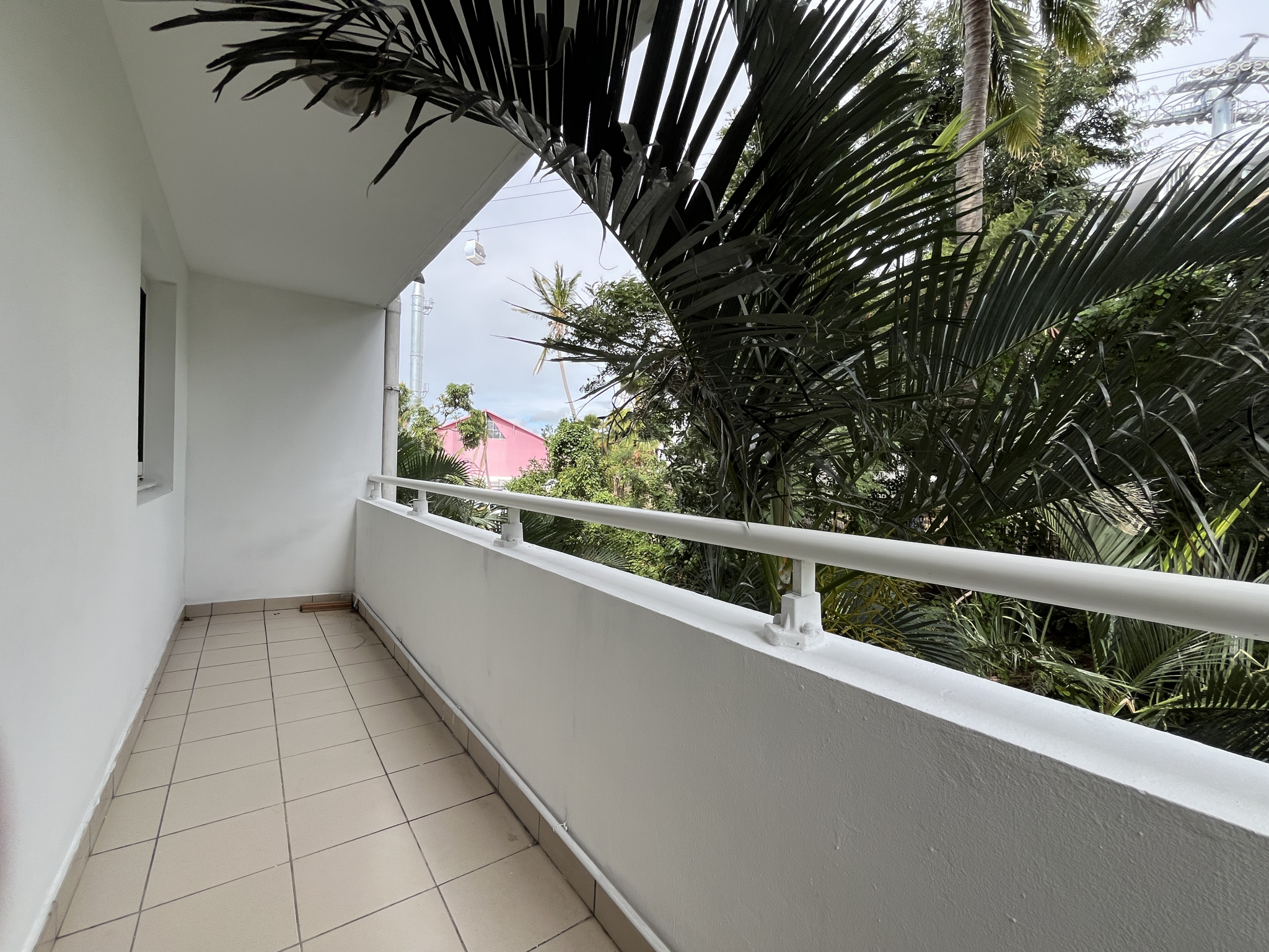 SAINTE CLOTILDE (MOUFIA) - APPARTEMENT T3 LIBRE