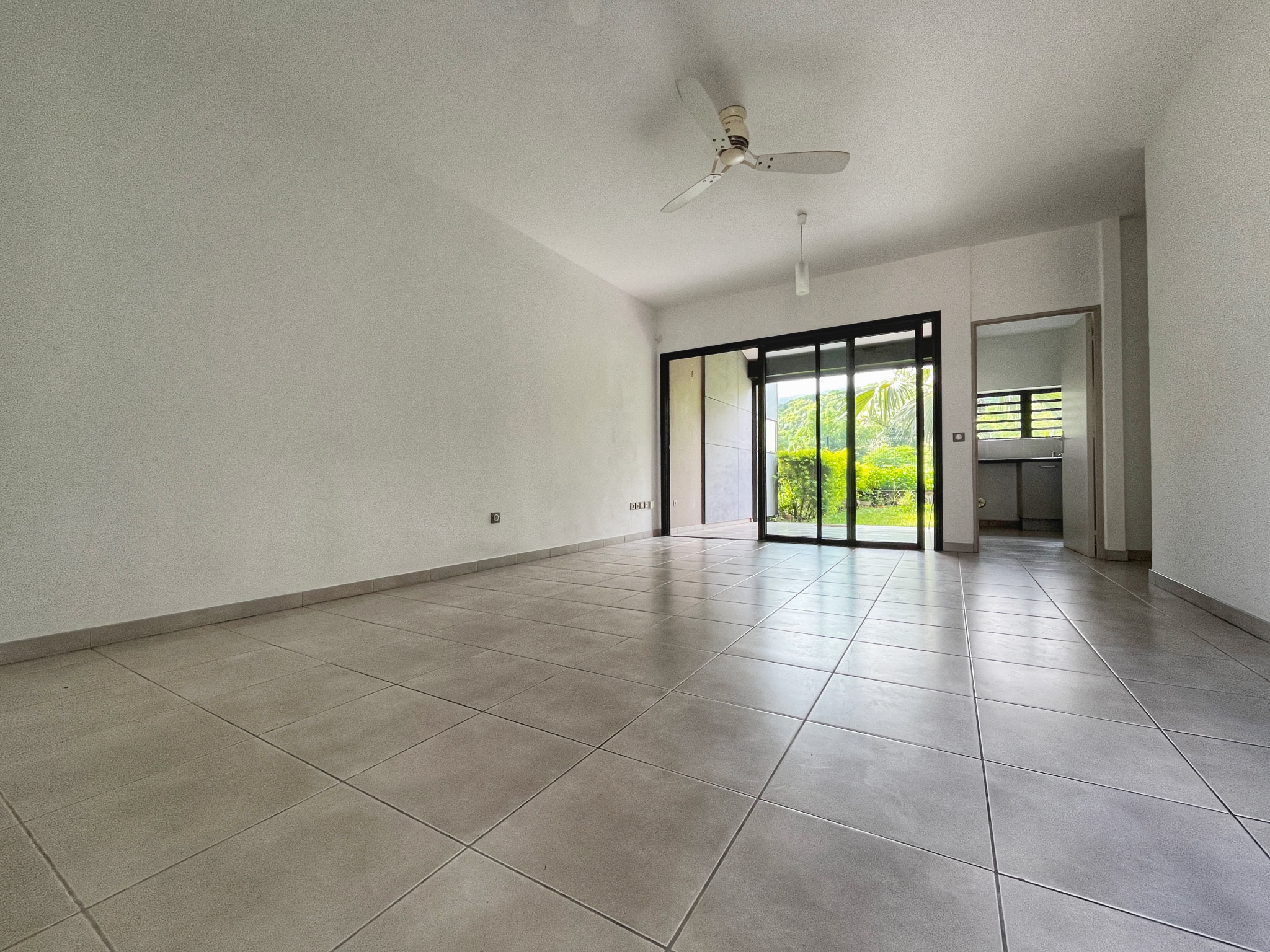 SAINTE-MARIE (BEAUSEJOUR) - LIBRE - T3 AVEC JARDIN ET 2 PARKINGS