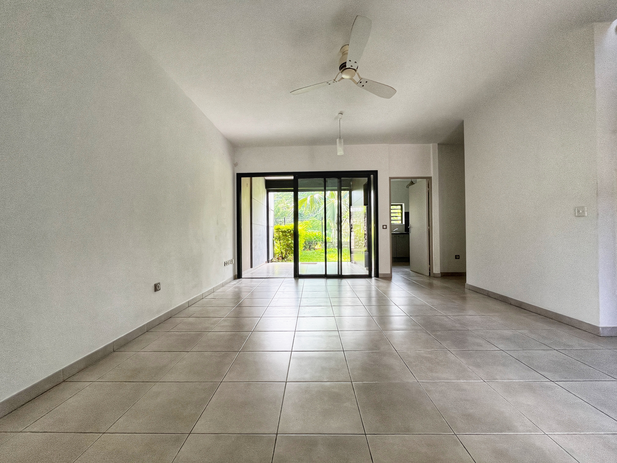 SAINTE-MARIE (BEAUSEJOUR) - LIBRE - T3 AVEC JARDIN ET 2 PARKINGS