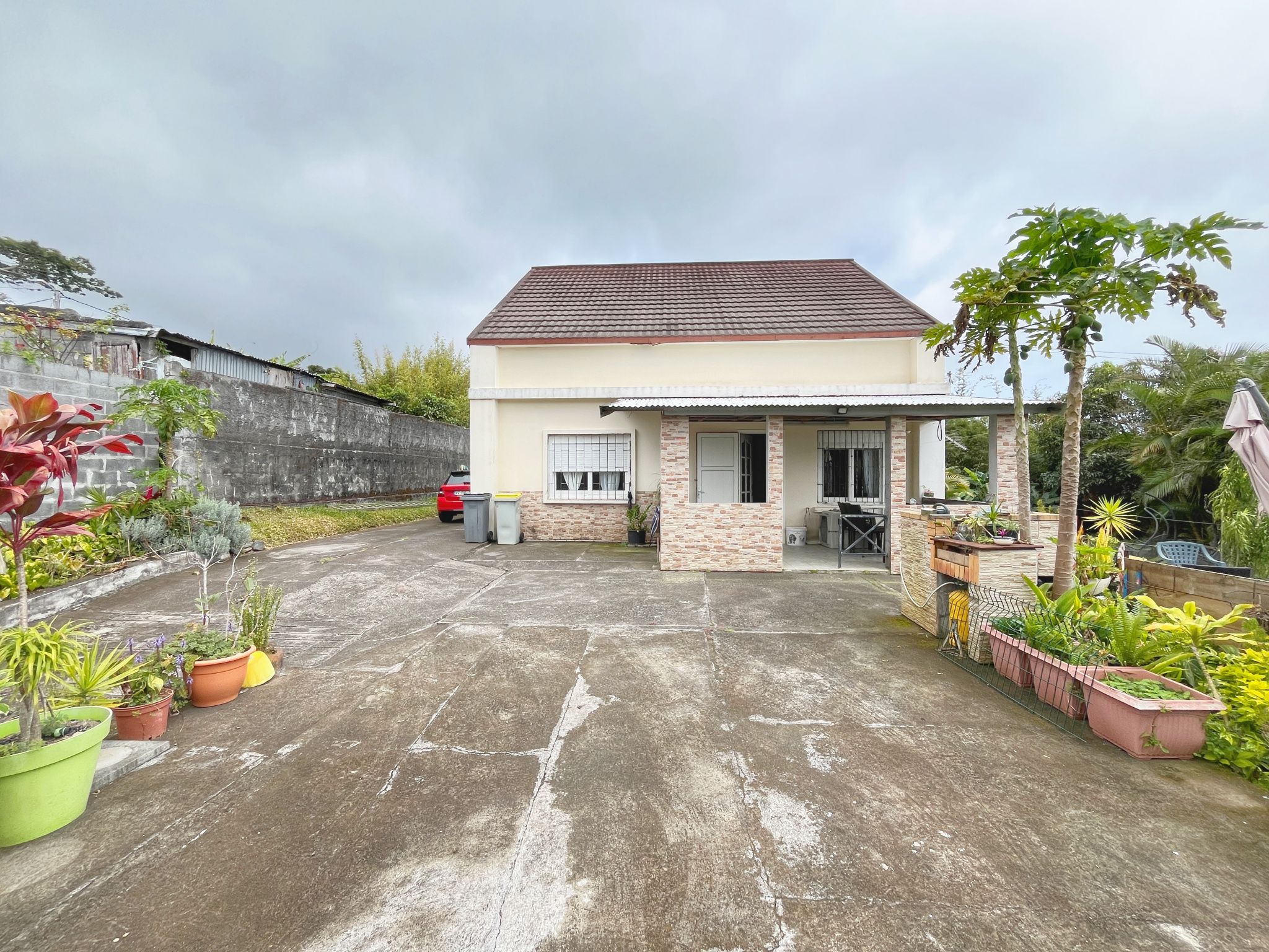 ST DENIS (BELLEPIERRE/BRULE) - MAISON T4