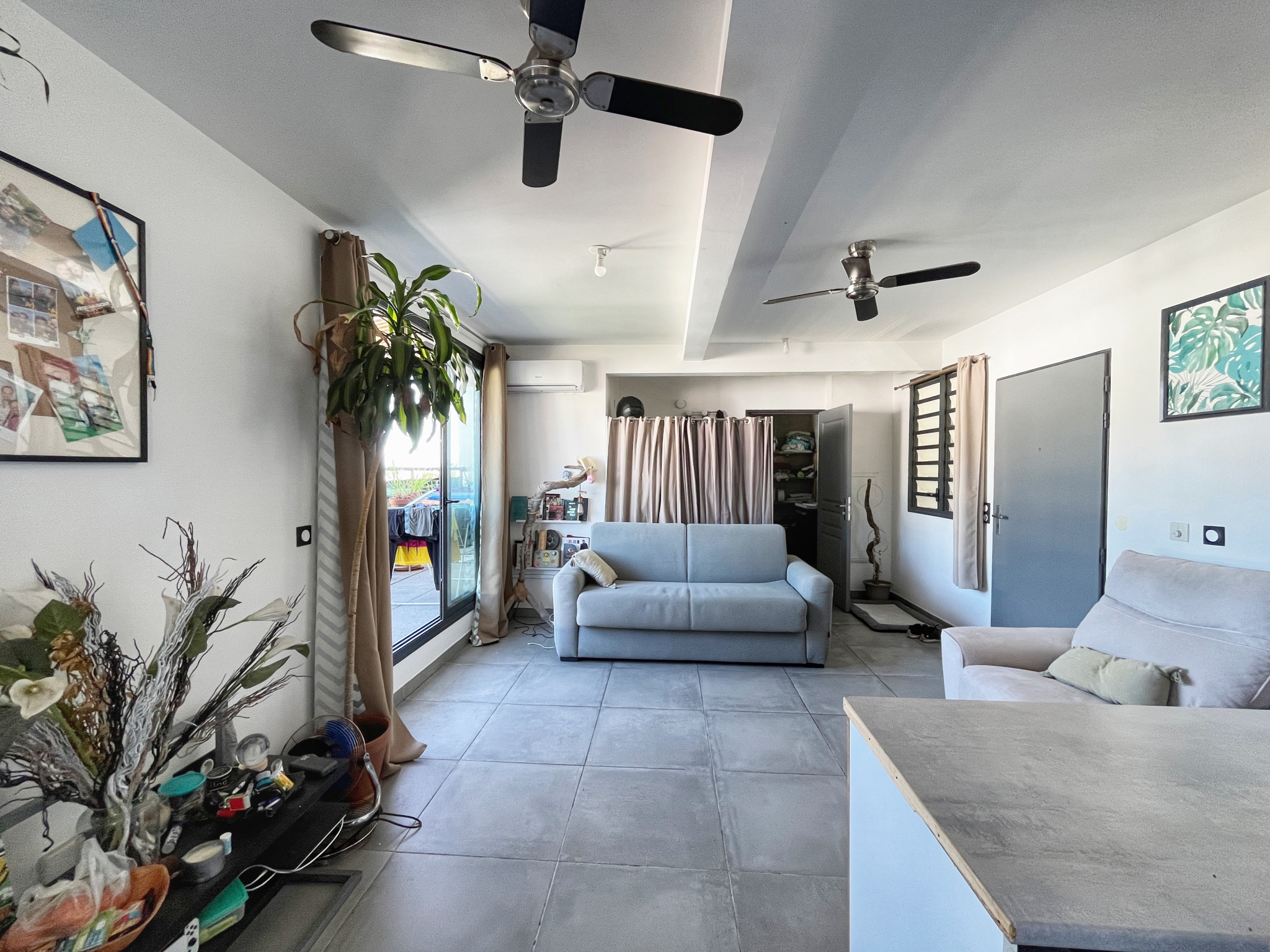 SAINT DENIS CENTRE - GRAND STUDIO LIBRE EN AVRIL 2026