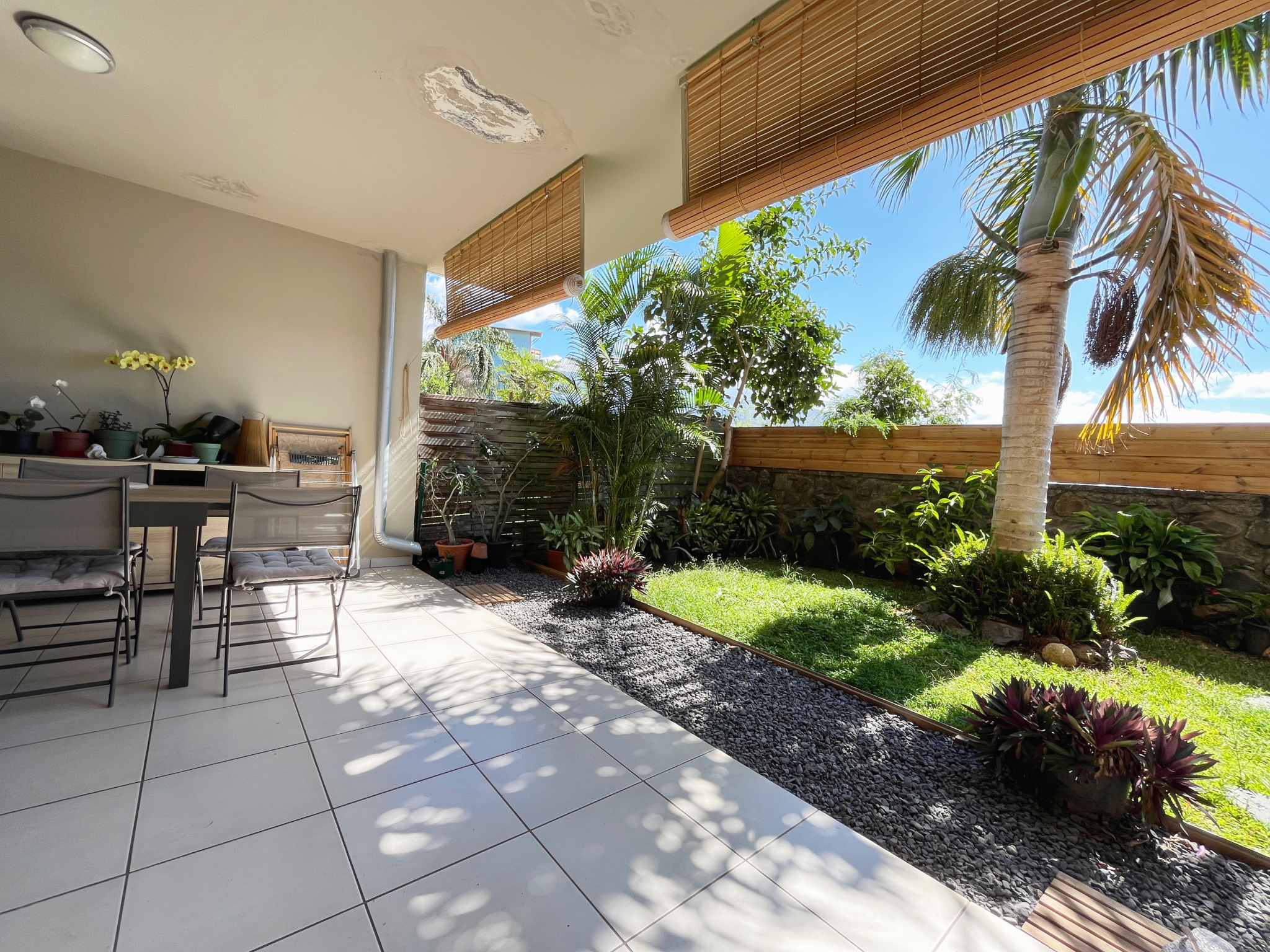 SAINTE MARIE (BEAU SÉJOUR) - APPARTEMENT T3 AVEC JARDIN VUE MER ET MONTAGNE