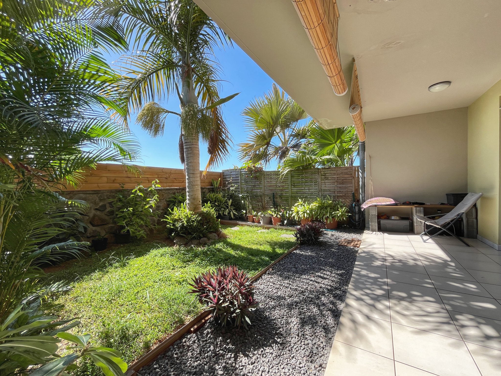 SAINTE MARIE (BEAU SÉJOUR) - APPARTEMENT T3 AVEC JARDIN VUE MER ET MONTAGNE