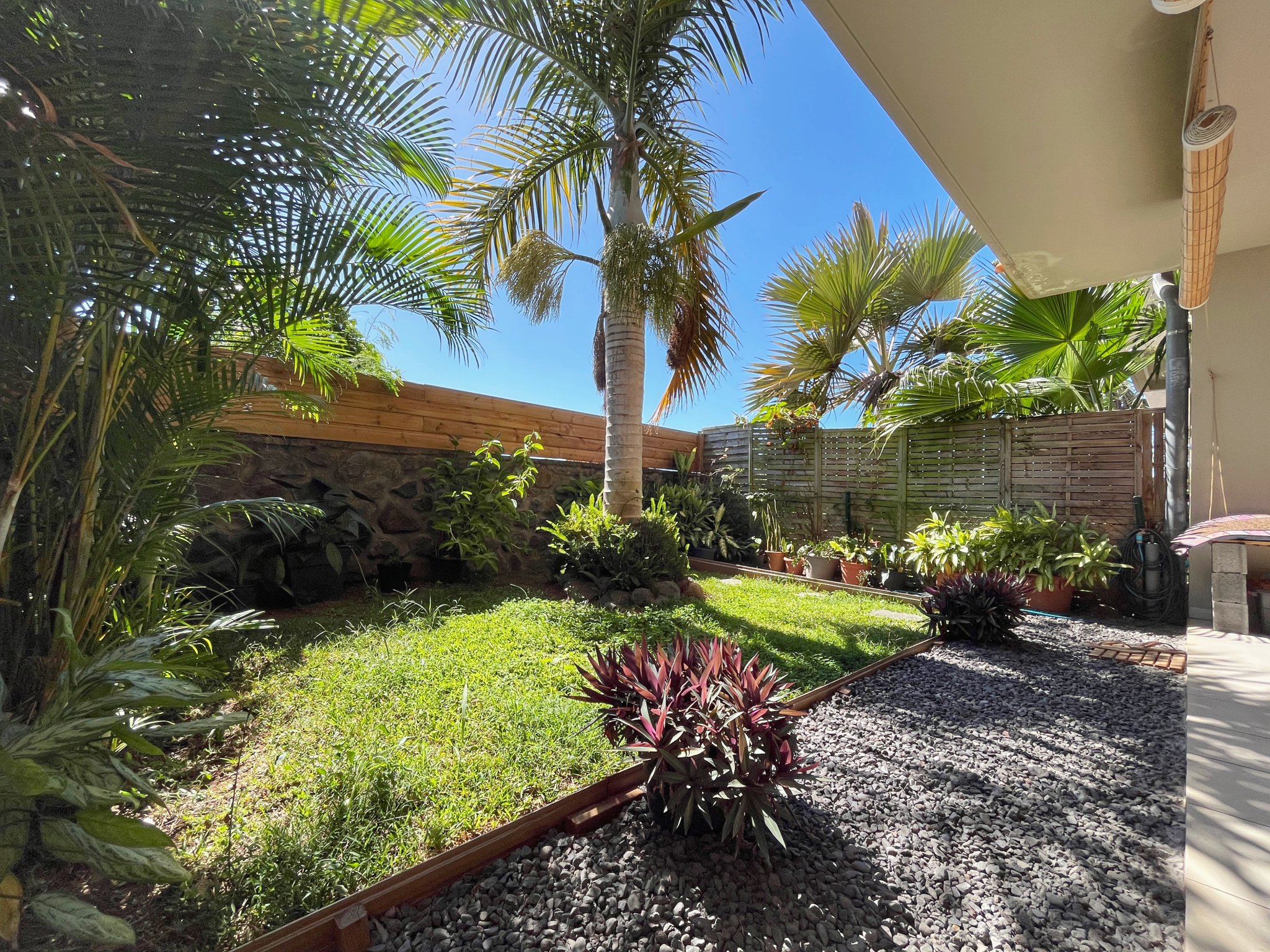 SAINTE MARIE (BEAU SÉJOUR) - APPARTEMENT T3 AVEC JARDIN VUE MER ET MONTAGNE