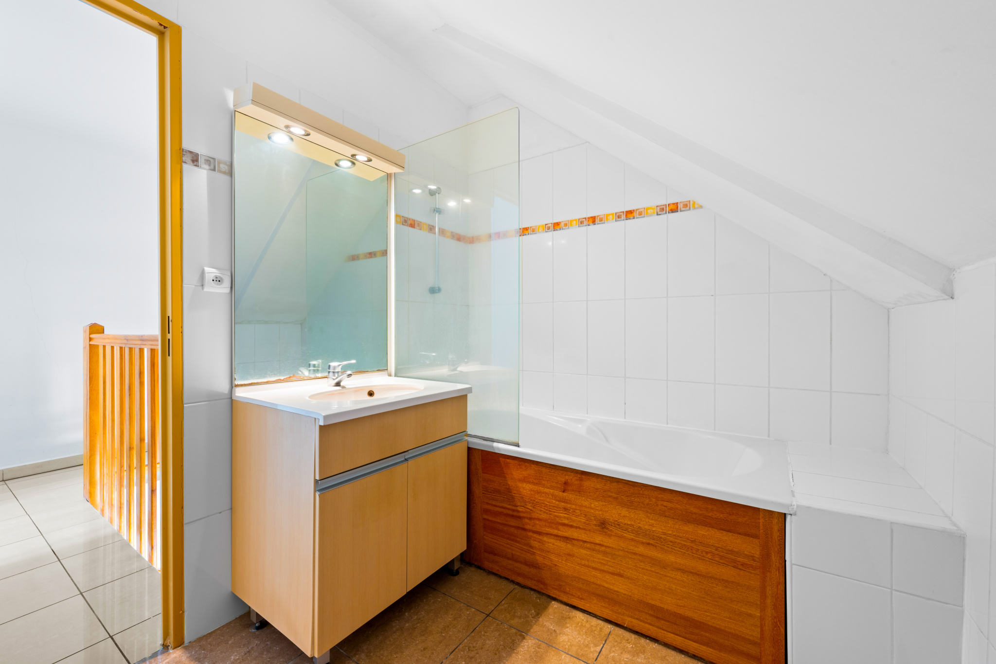 ST DENIS (BAS DE LA RIVIERE) - APPARTEMENT T3/4 EN DUPLEX