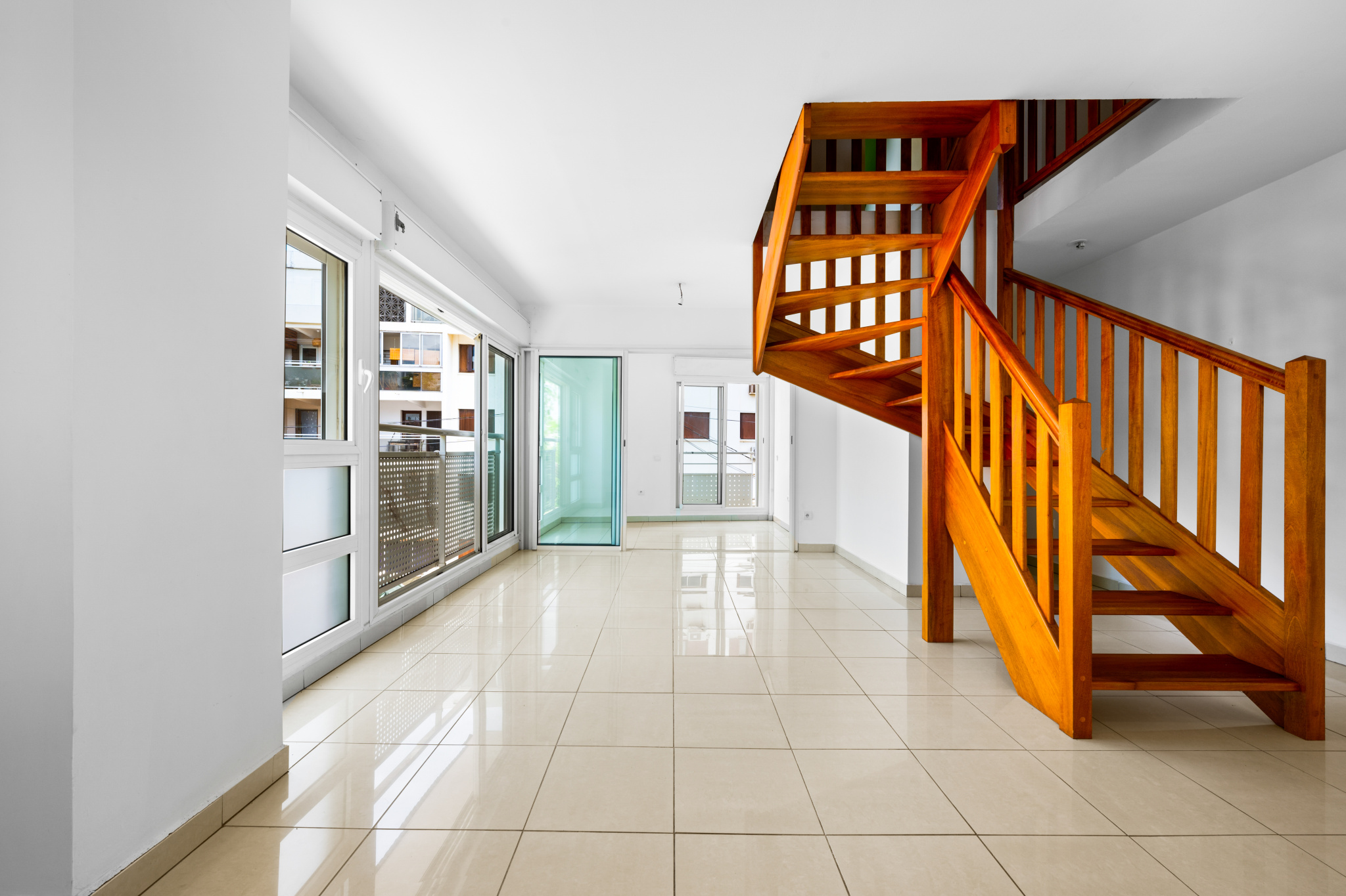 ST DENIS (BAS DE LA RIVIERE) - APPARTEMENT T3/4 EN DUPLEX