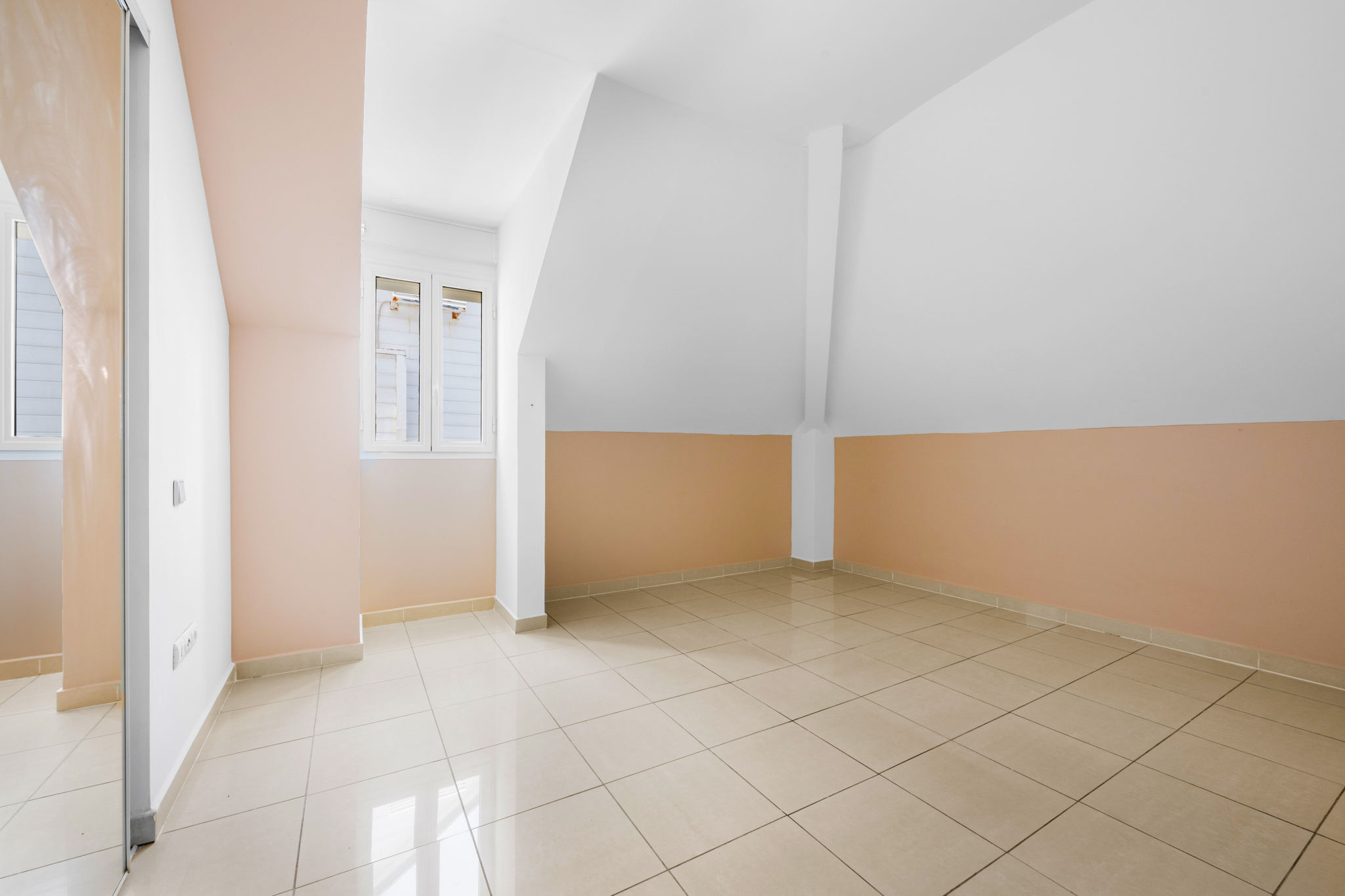 ST DENIS (BAS DE LA RIVIERE) - APPARTEMENT T3/4 EN DUPLEX