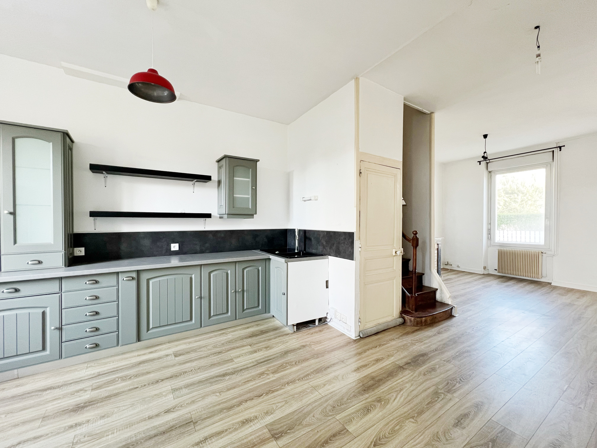 NIORT (CENTRE VILLE) - MAISON T3 AVEC JARDIN