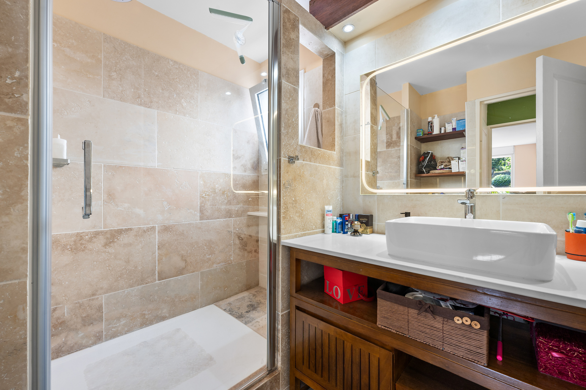 LA POSSESSION (SAINTE-THERESE) - APPARTEMENT RENOVÉ T4 EN DUPLEX