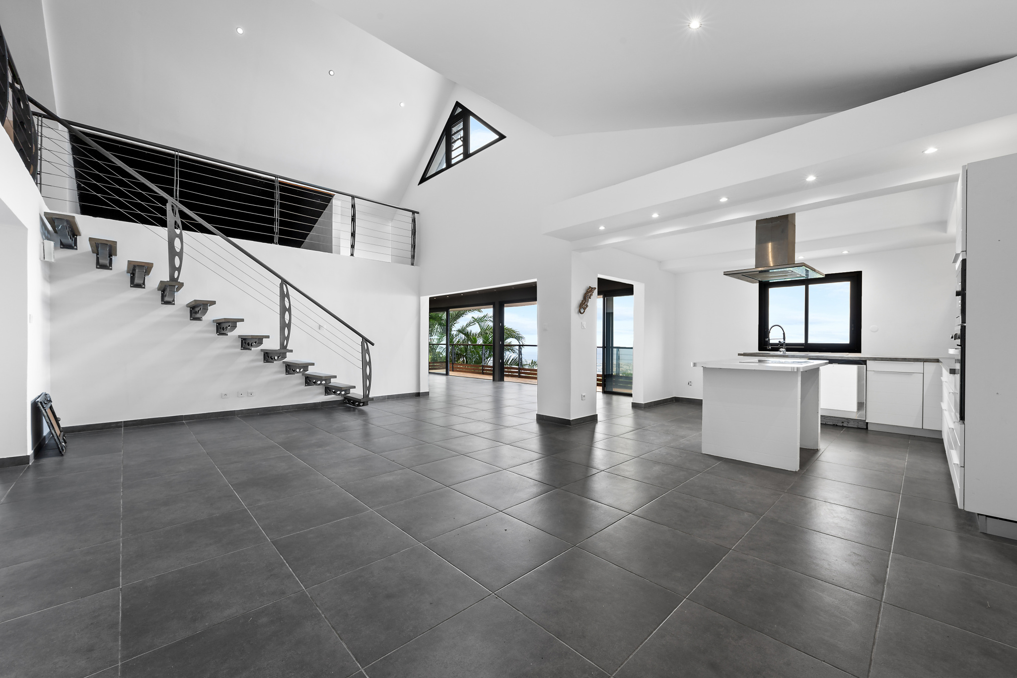 LA POSSESSION (RAVINE A MALHEUR) - EXCLUSIVITE VILLA  241 m2 AVEC PISCINE ET VUE MER