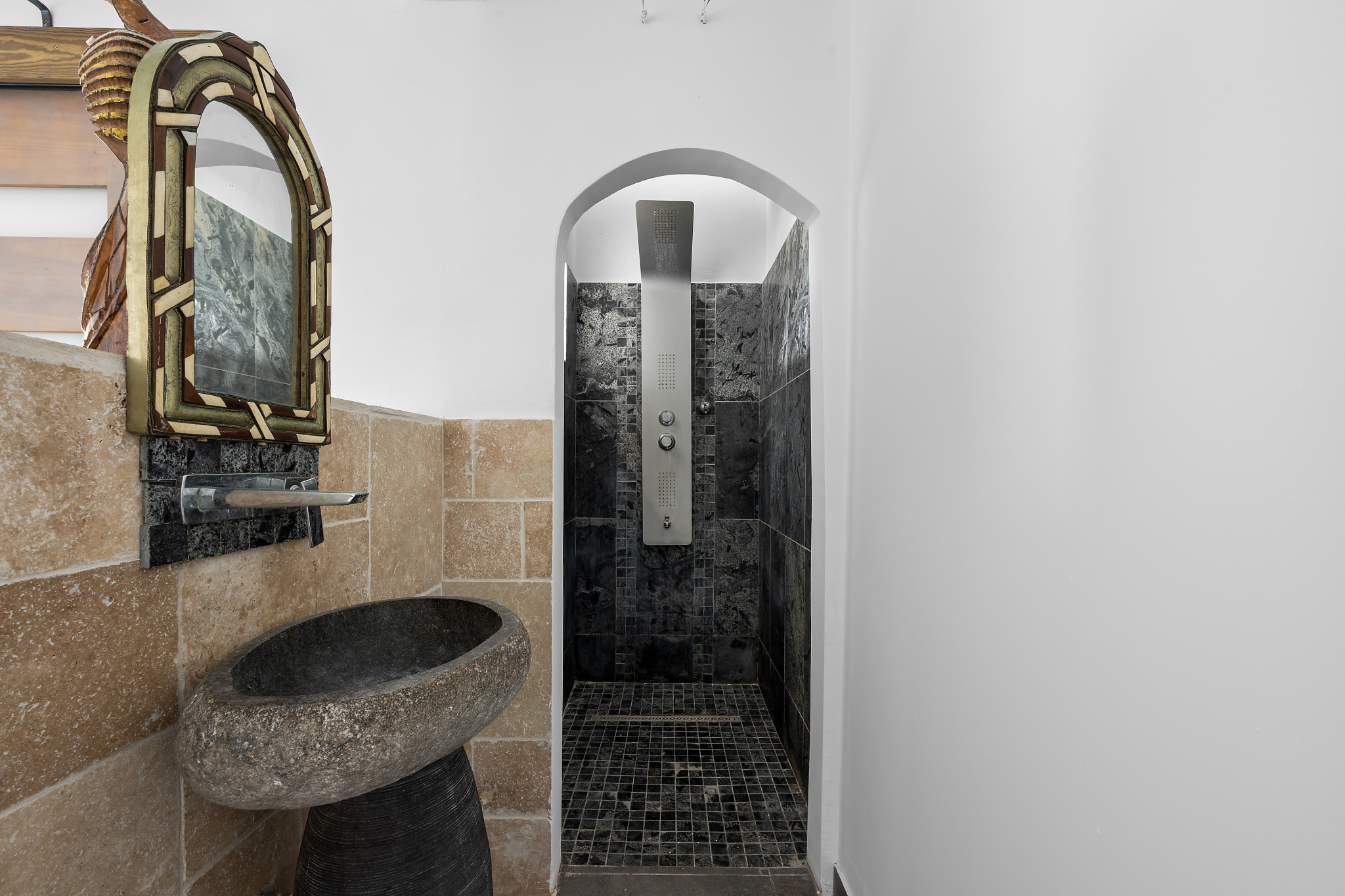 LA POSSESSION (RAVINE A MALHEUR) - EXCLUSIVITE VILLA  241 m2 AVEC PISCINE ET VUE MER