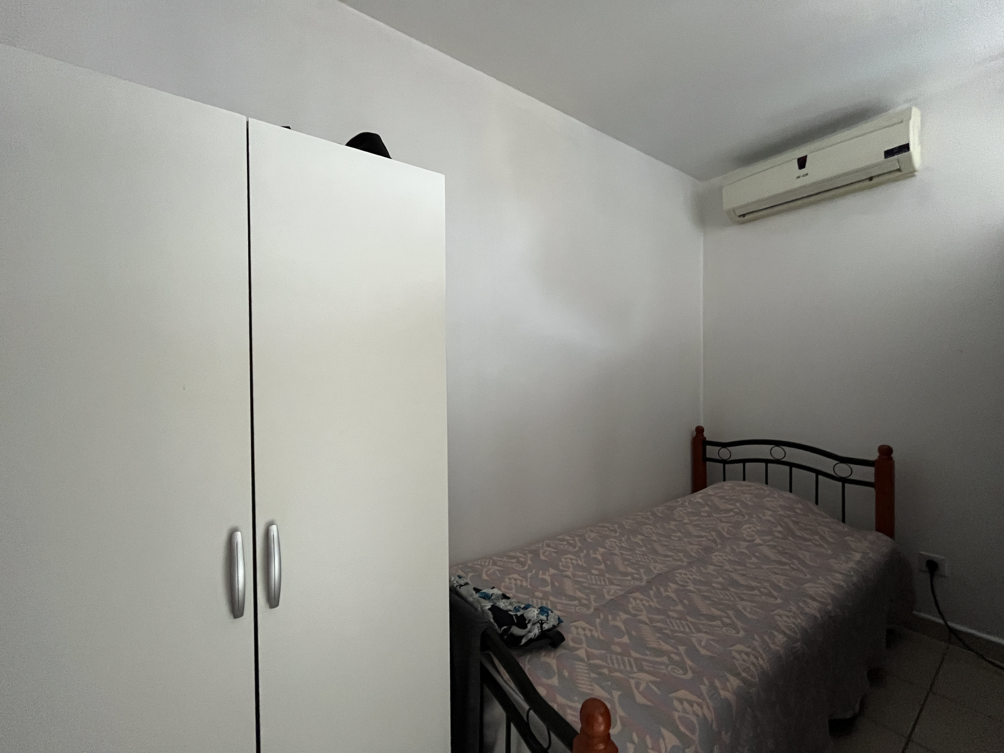 SAINTE CLOTILDE - GRAND STUDIO LOUÉ