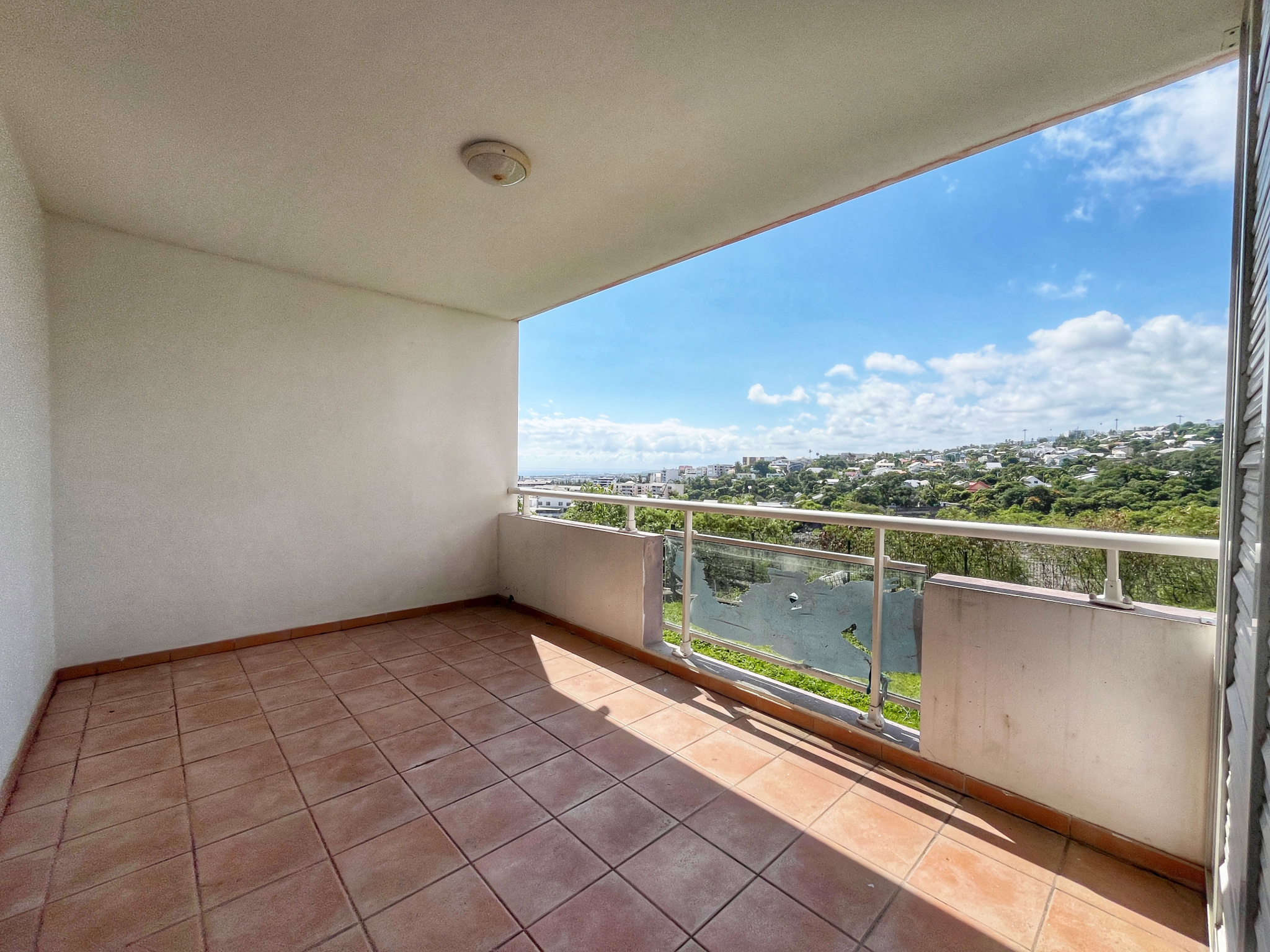 ST DENIS (MONTGAILLARD) - T2 LIBRE VUE MER