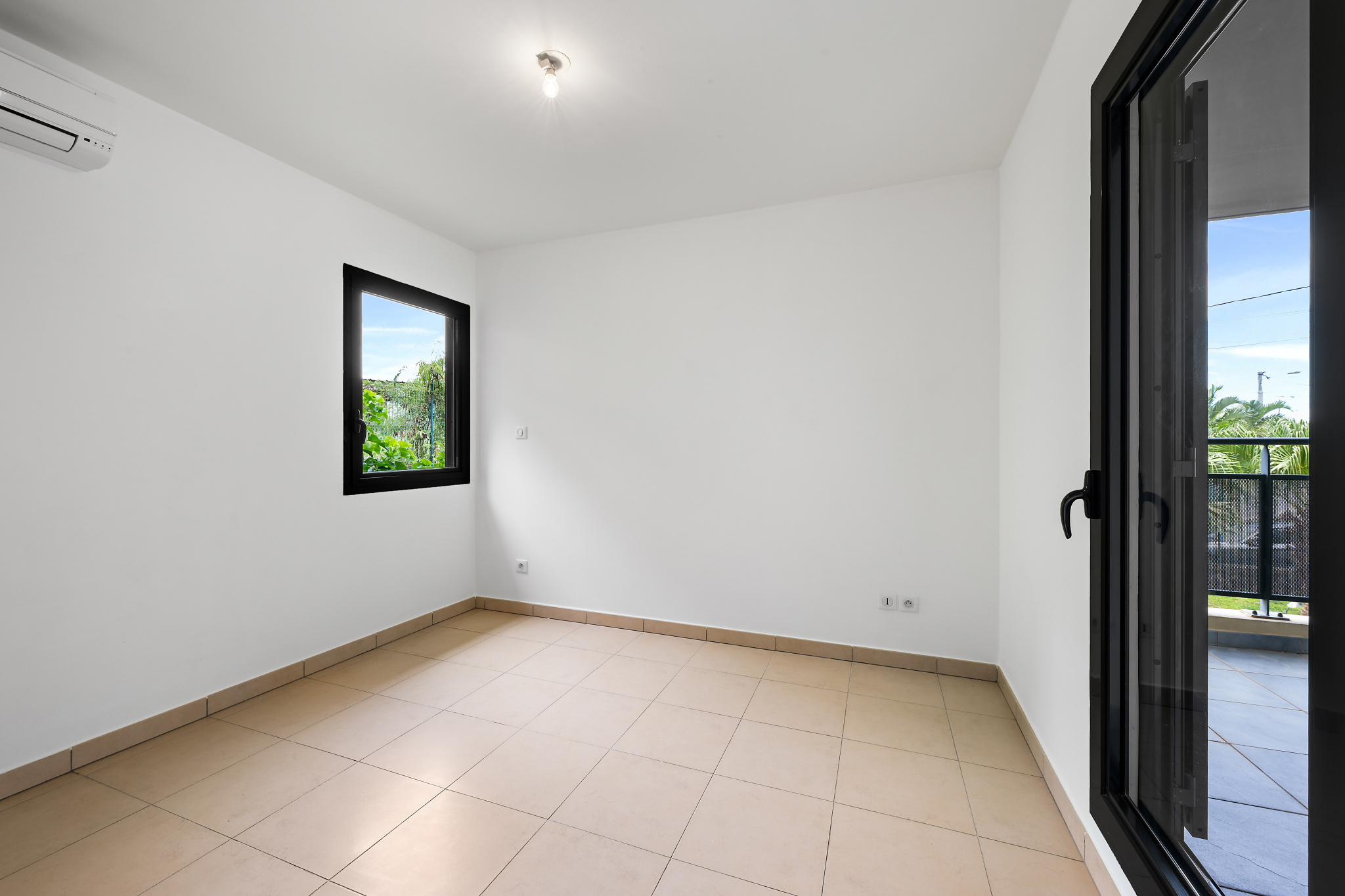 ST DENIS (BAS DE LA BRETAGNE) - APPARTEMENT LIBRE T3 - Résidence TEC TEC - BOX 2 Véhicules