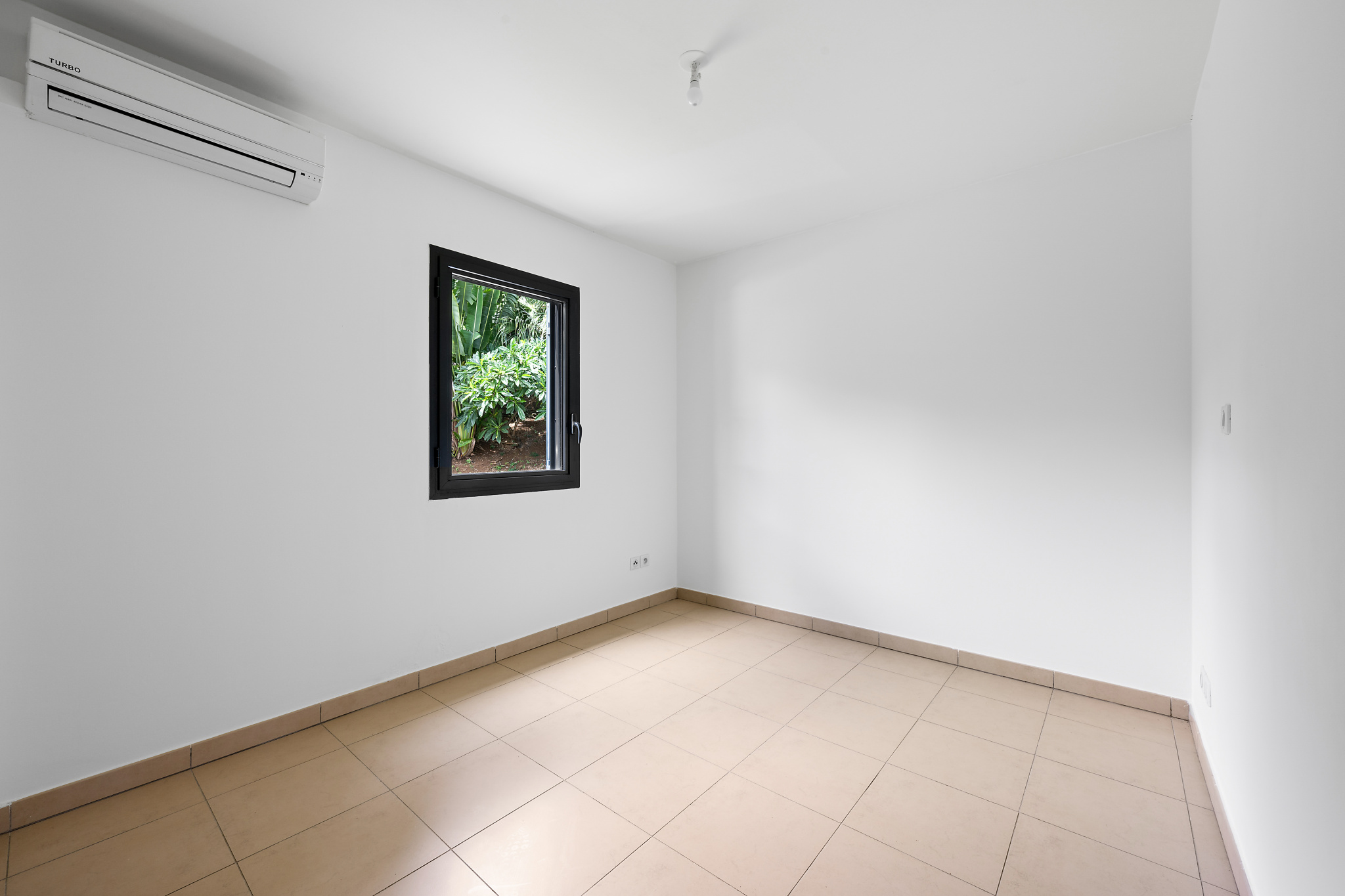 ST DENIS (BAS DE LA BRETAGNE) - APPARTEMENT LIBRE T3 - Résidence TEC TEC - BOX 2 Véhicules