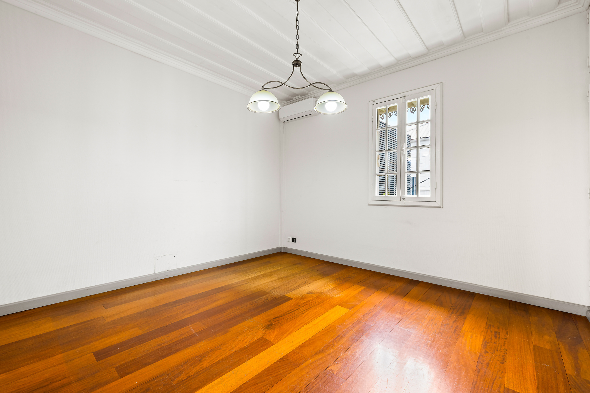 SAINT DENIS (CARRÉ D'OR) - MAISON CRÉOLE COUP DE COEUR