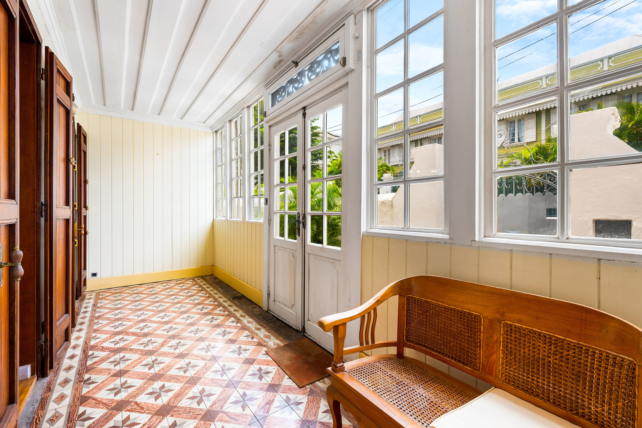 SAINT DENIS (CARRÉ D'OR) - MAISON CRÉOLE COUP DE COEUR