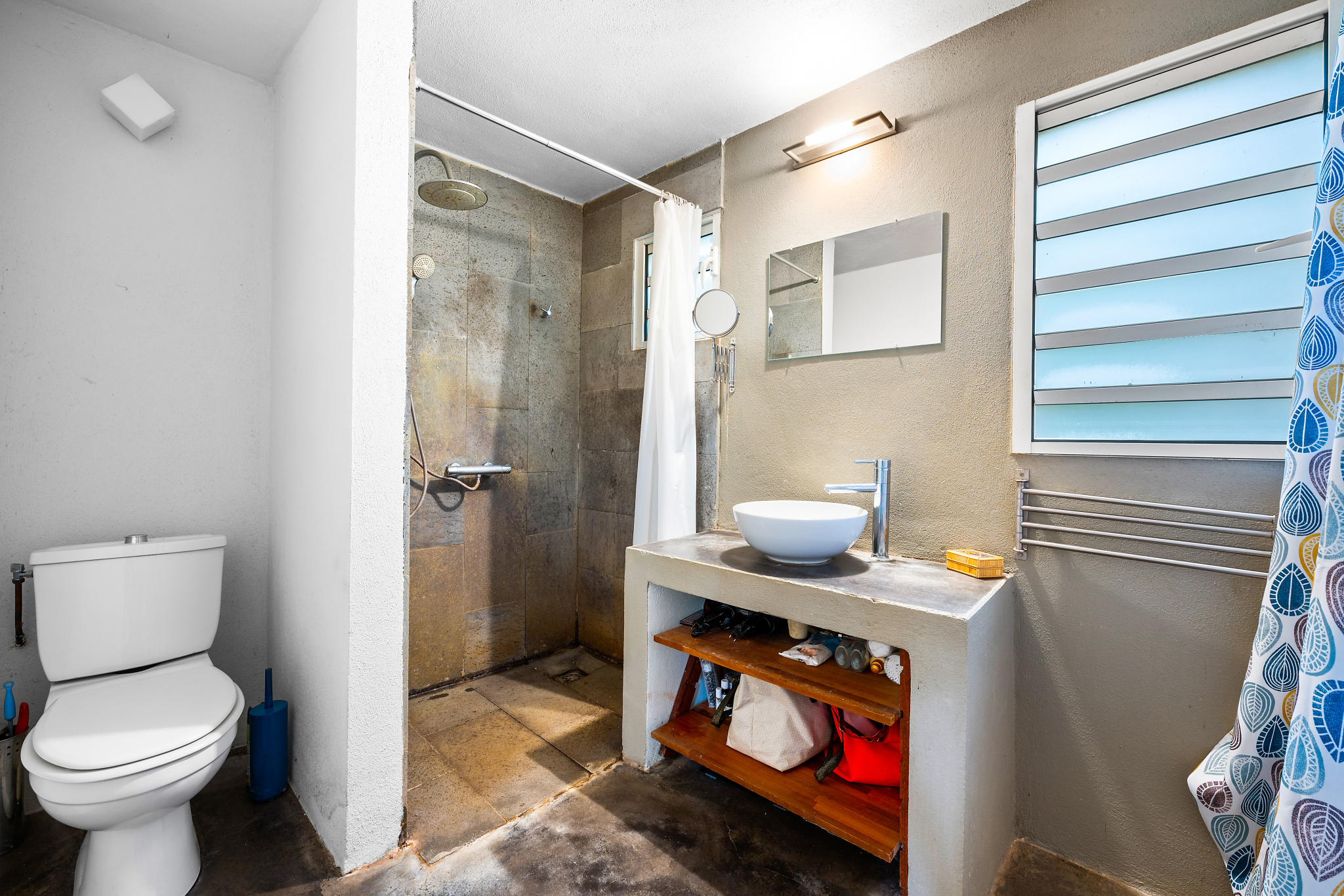 STE MARIE (BEAUSEJOUR/BOIS ROUGE) - MAISON D'ARCHITECTE T4/5 PLAIN-PIED AVEC PISCINE