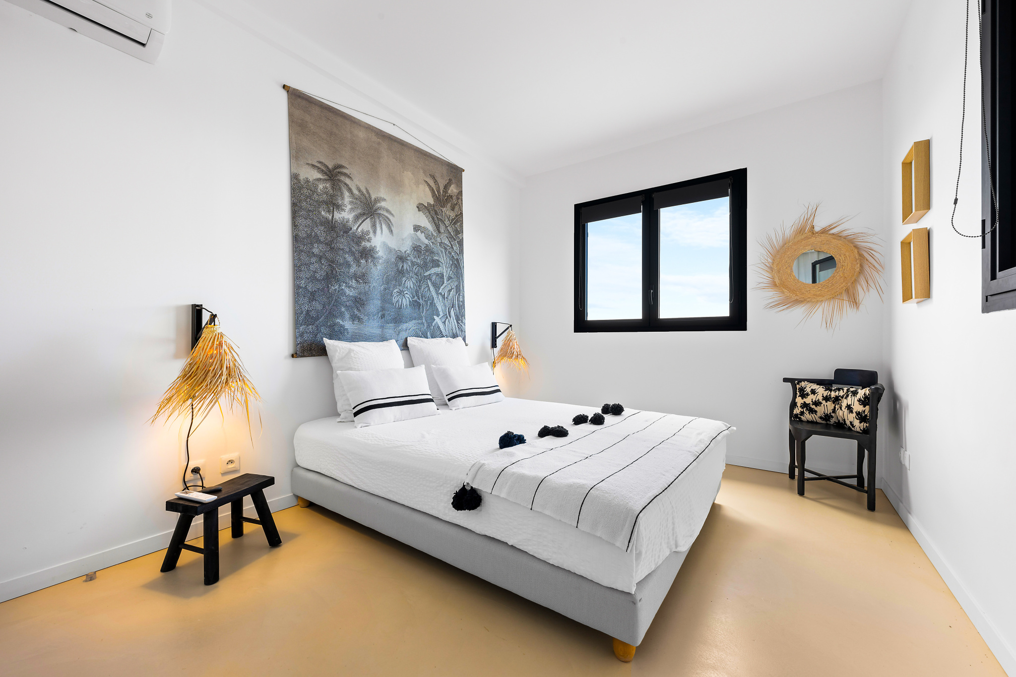 ST GILLES LES HAUTS (LOTISSEMENT DU GOLF) - VILLA 145 m2 AVEC PISCINE ET VUE MER