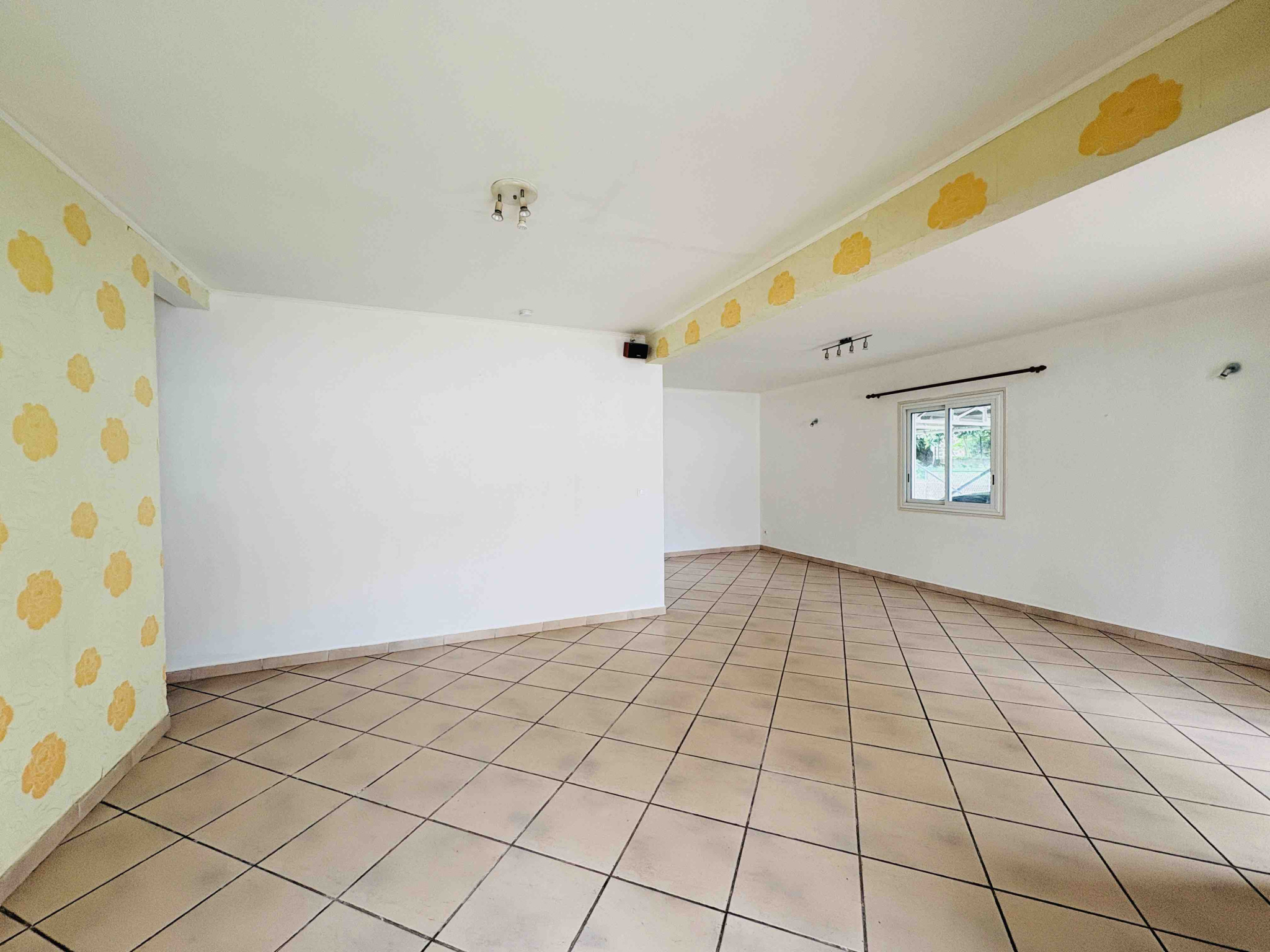 LA POSSESSION (SAINTE THERESE) - LOCATION MAISON T5 PLAIN-PIED AVEC GRAND JARDIN