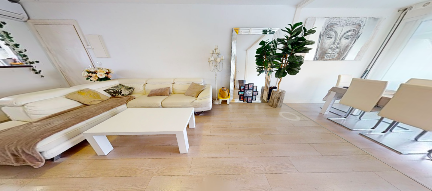 ST GILLES LES BAINS CENTRE - APPARTEMENT T3 AVEC TERRASSE