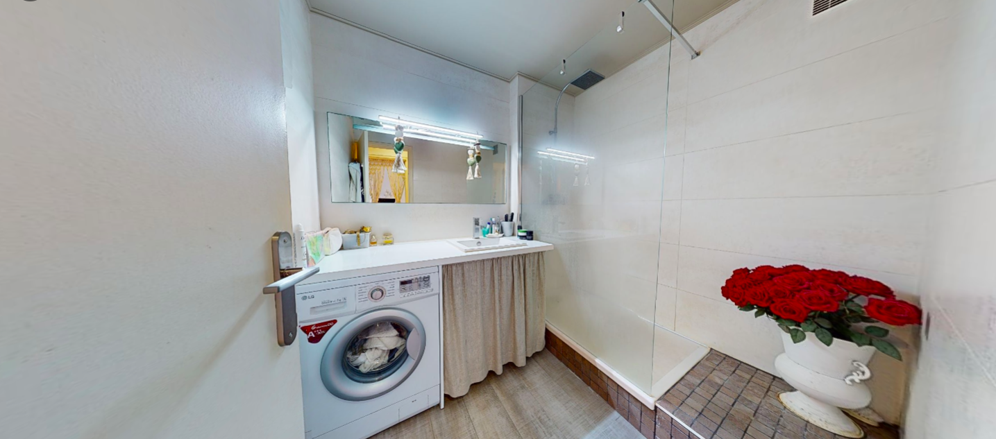 ST GILLES LES BAINS CENTRE - APPARTEMENT T3 AVEC TERRASSE